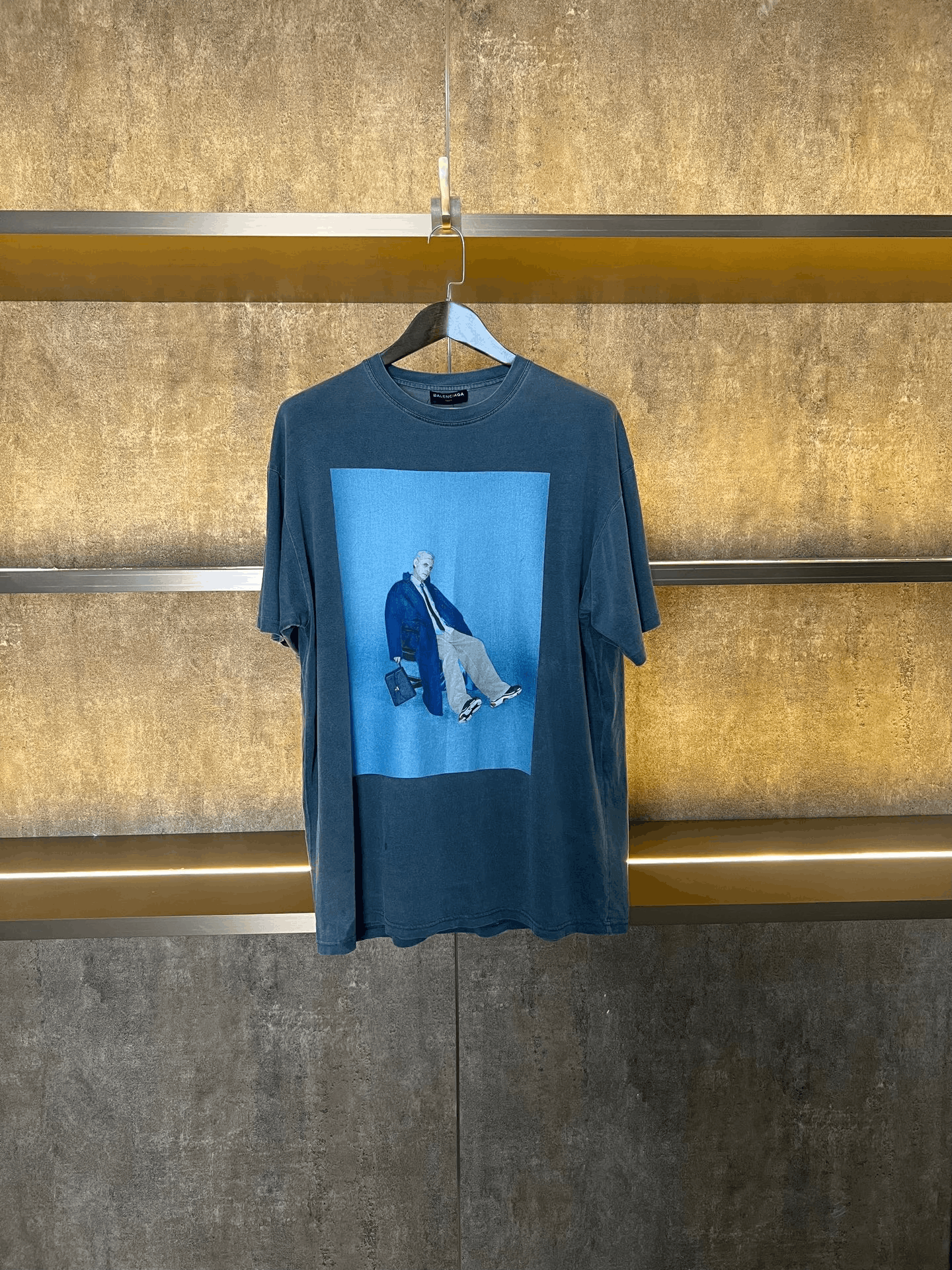 Balenciaga Balenciaga T-Shirt xs Men Size US XS / EU 42 / 0 - 1 Thumbnail