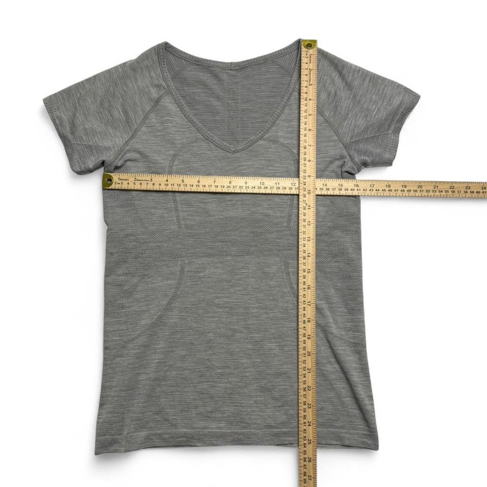Lululemon Lululemon Gray V Neck Athletic Top Size 8 Fitted Activewear Size M / US 6-8 / IT 42-44 - 3 Thumbnail