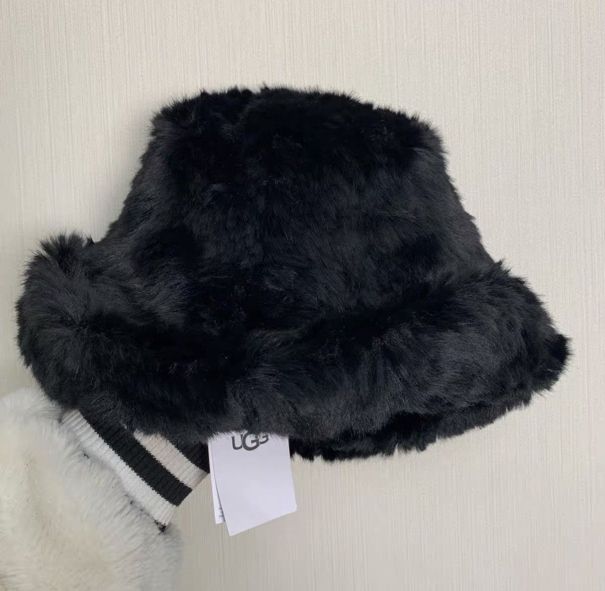 Ugg UGG Faux Fur Bucket Hat J42 Size ONE SIZE - 2 Thumbnail