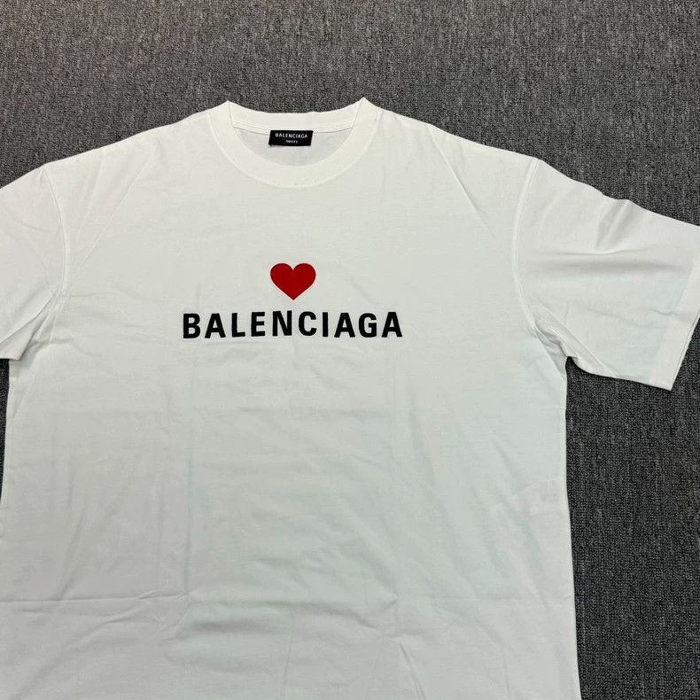Balenciaga Balenciaga Valentine's day love logo embroidered white sho Size US M / EU 48-50 / 2 - 3 Thumbnail