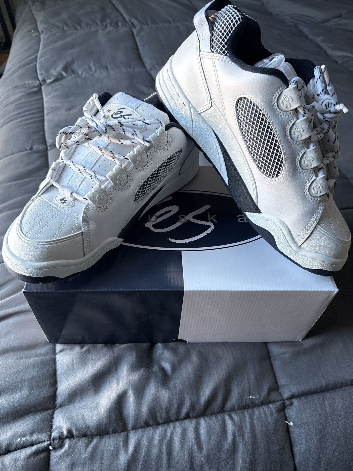 eS éS Muska “White & Navy” Size US 11.5 / EU 44-45 - 1 Thumbnail