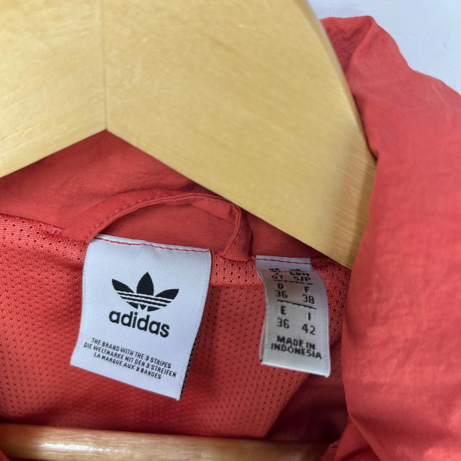 Adidas Adidas Trefoil Zip-Up Windbreaker Jacket Womens Small pink Size S / US 4 / IT 40 - 6 Thumbnail