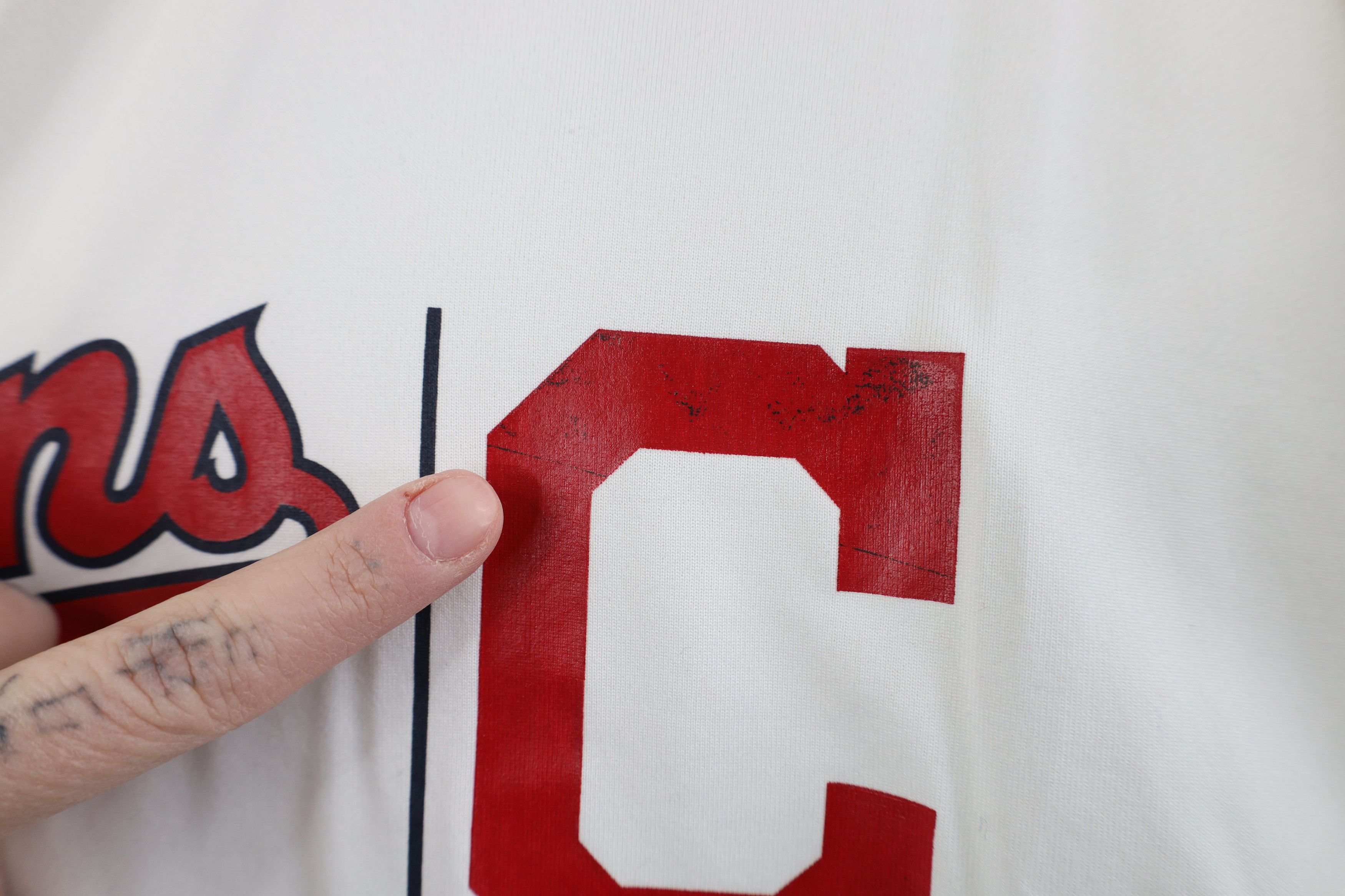 Nike Nike Center Swoosh Cleveland Indians Baseball T-Shirt White Size US XL / EU 56 / 4 - 5 Thumbnail