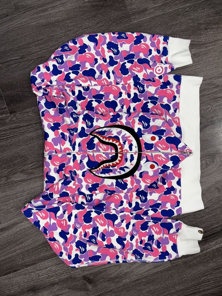 Bape GUANGZHOU Store Camo Shark Full Zip Hoodie (2025) Size US XXL / EU 58 / 5 - 2 Thumbnail