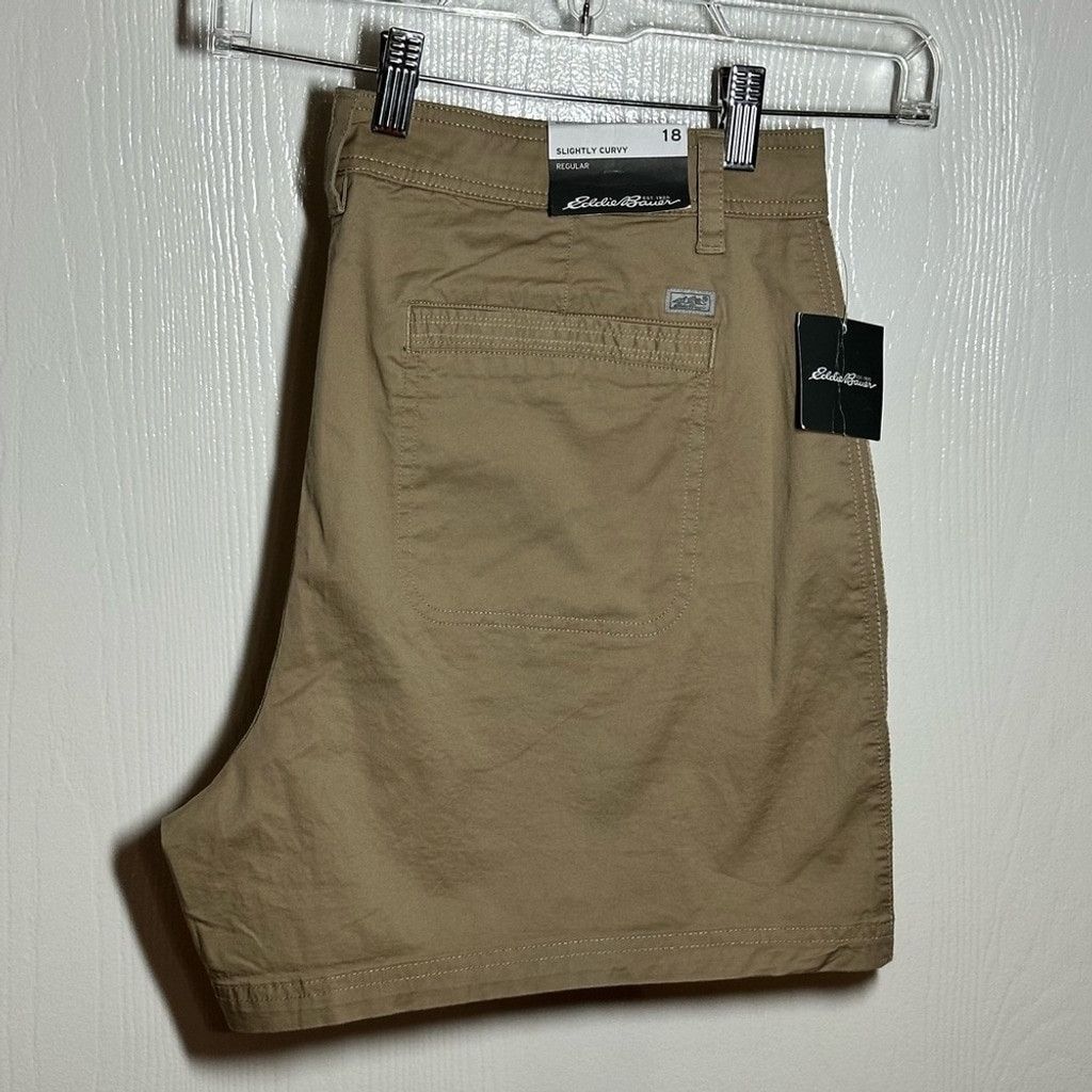 Eddie Bauer Eddie Bauer Womens Aspire Chino Shorts in Light Khaki Size 40" / US 18 - 7 Thumbnail
