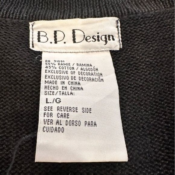 Vintage Vintage Christmas Beaded Black Cardigan with Red Floral Embr Size L / US 10 / IT 46 - 6 Thumbnail