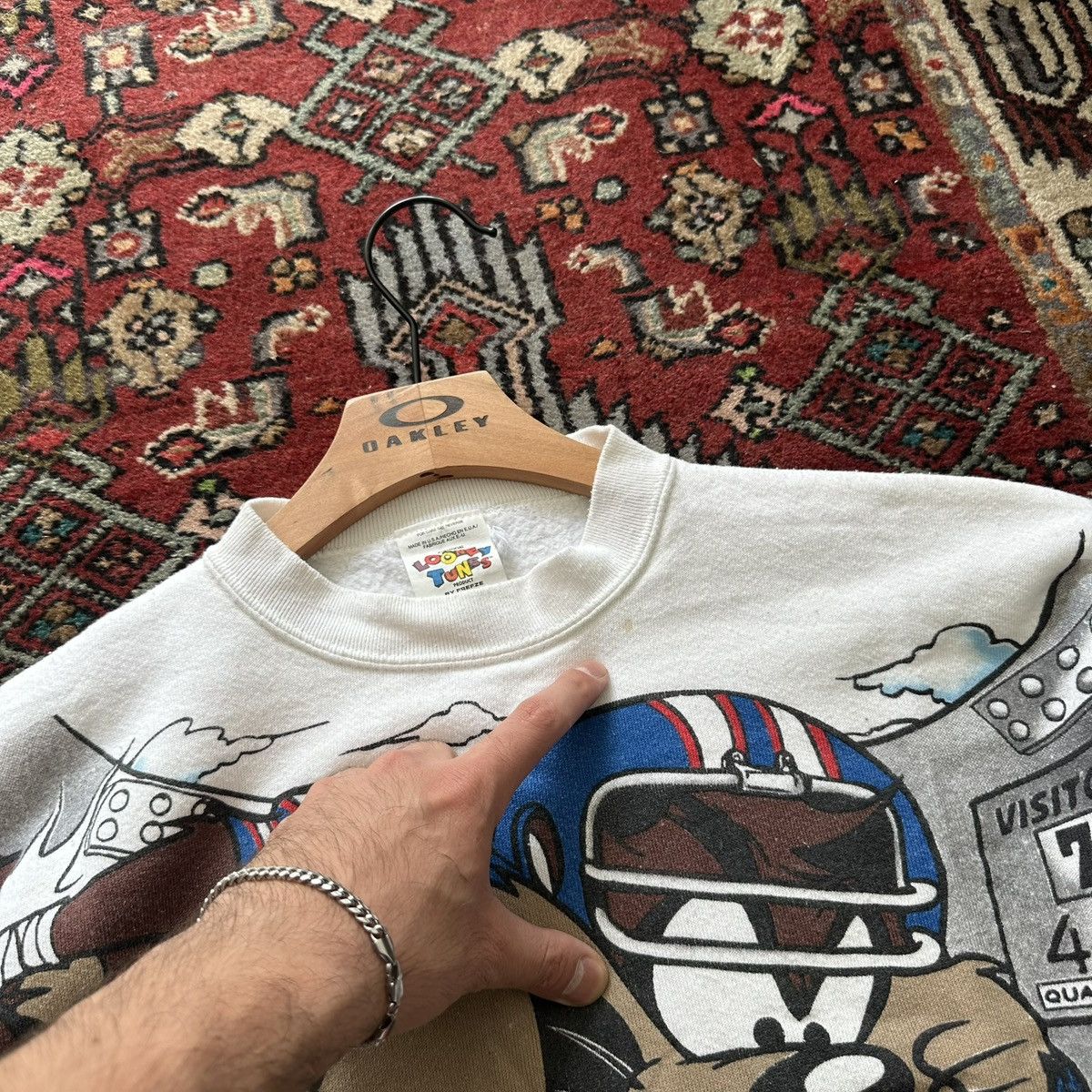 Vintage Looney Tunes Taz Football Crewneck — 1995 Vintage Size US L / EU 52-54 / 3 - 7 Thumbnail