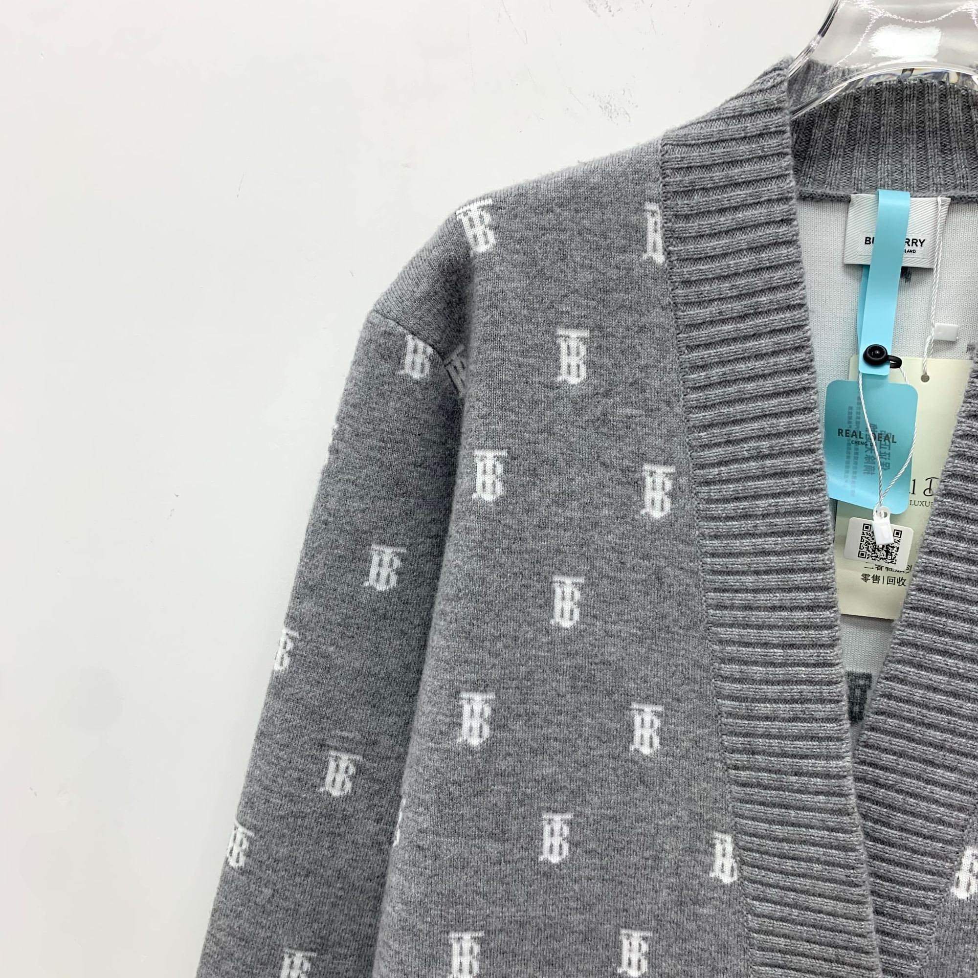 Burberry Burberry Grey TB Monogram Wool V-Neck Single-Breasted Cardig Size M / US 6-8 / IT 42-44 - 7 Thumbnail