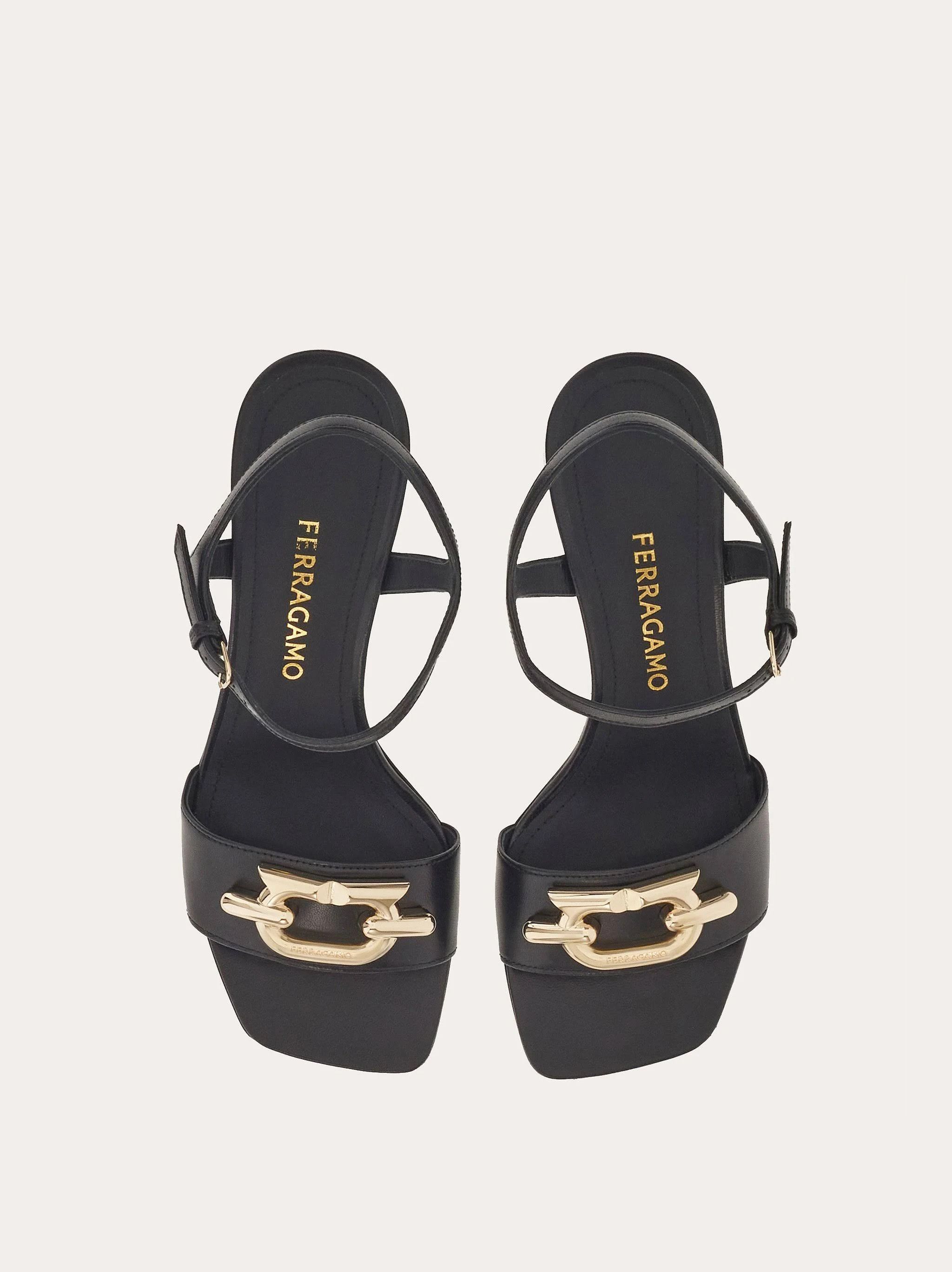 o1s1rm0724 Priscilla Leather Sandals in Black