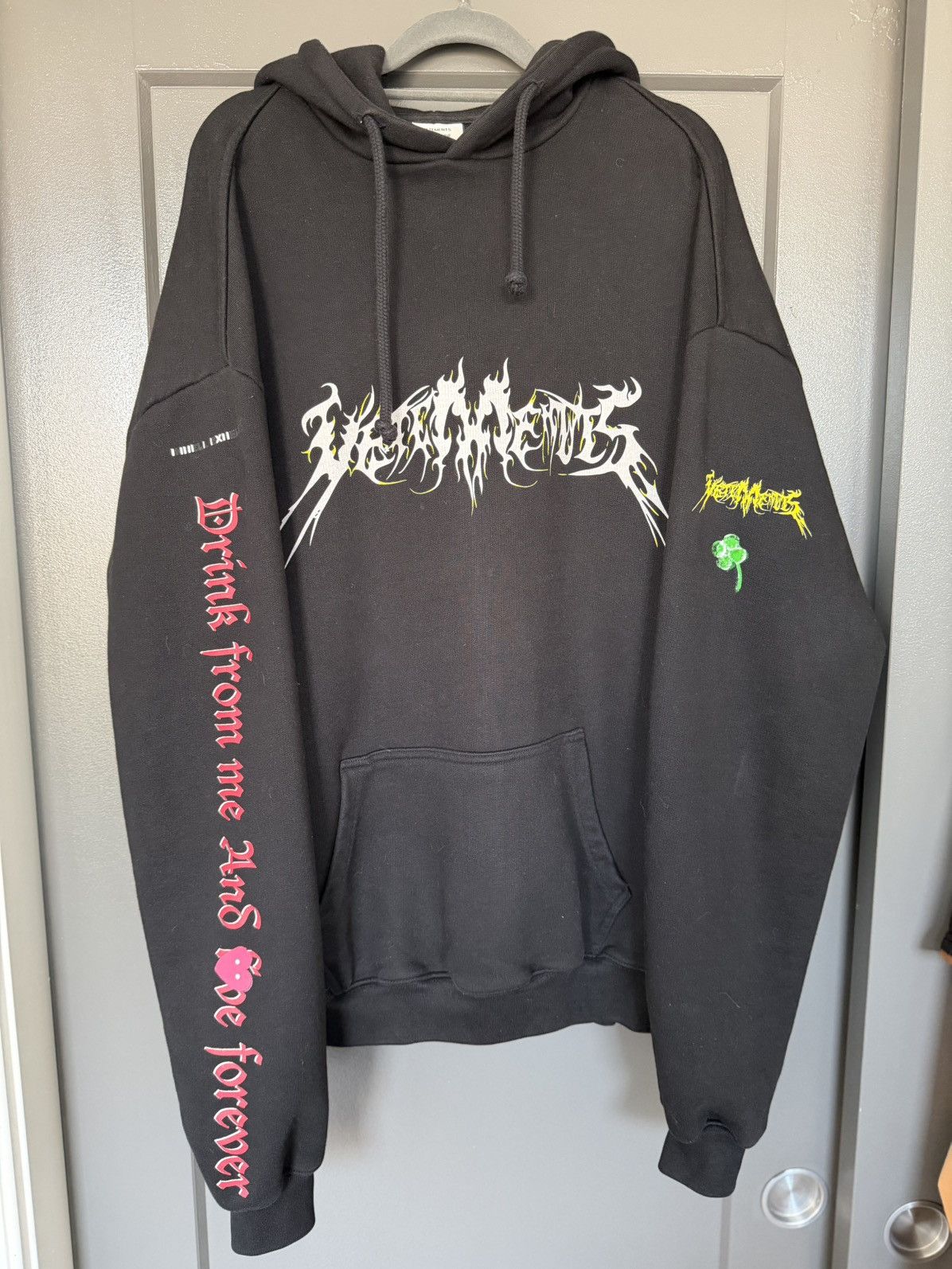 トップス VETEMENTS TOTAL FUCKING DARKNESS FOODIE AW17 Vetements