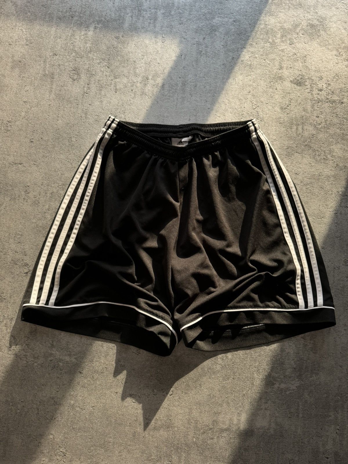 Adidas Vintage Y2K Adidas Pinterest Shorts Streetwear 90s Size US 32 / EU 48 - 2 Thumbnail