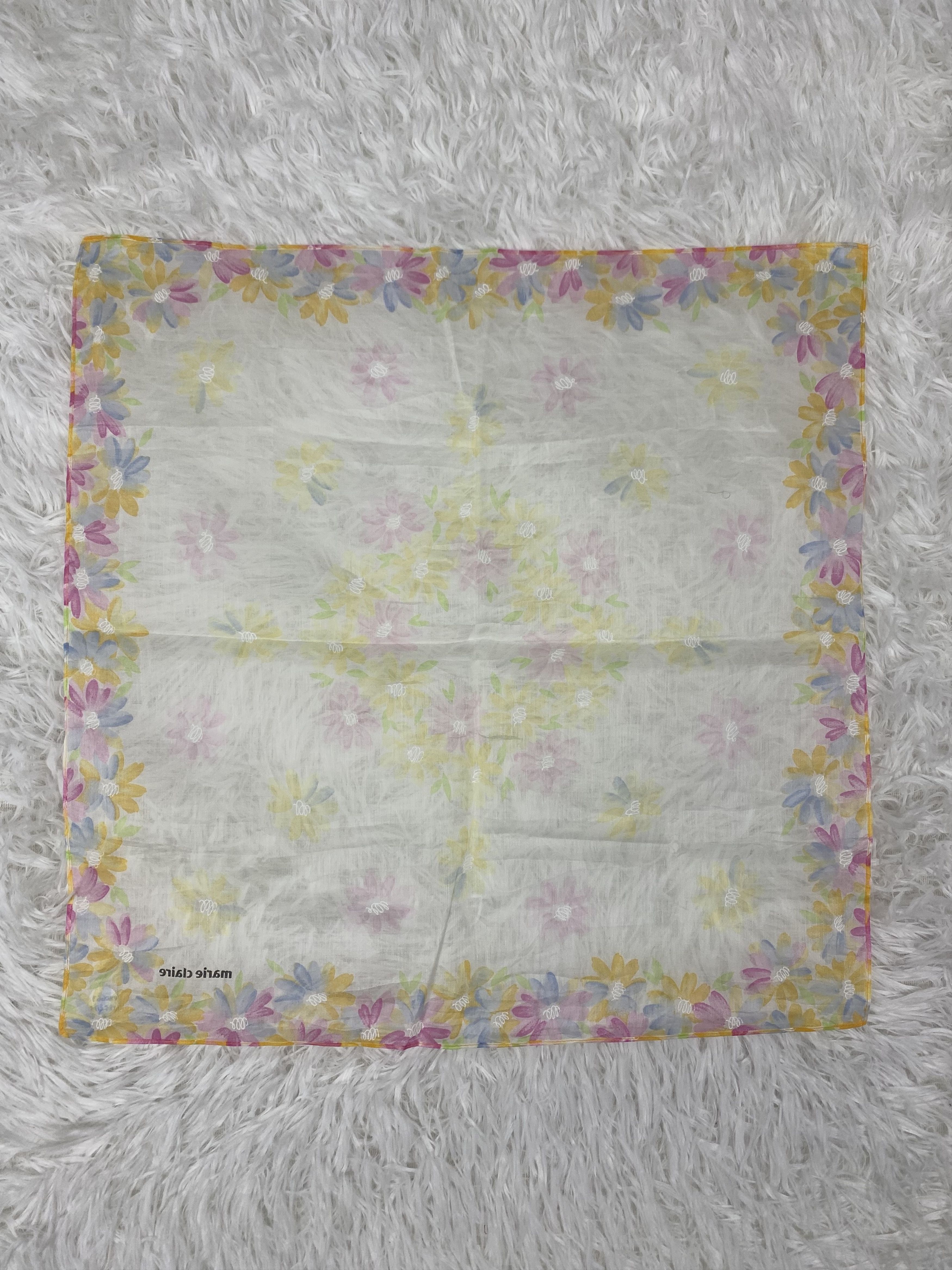 Vintage Vintage Marie Claire Handkerchief Neckerchief PH0667 Size ONE SIZE - 4 Thumbnail