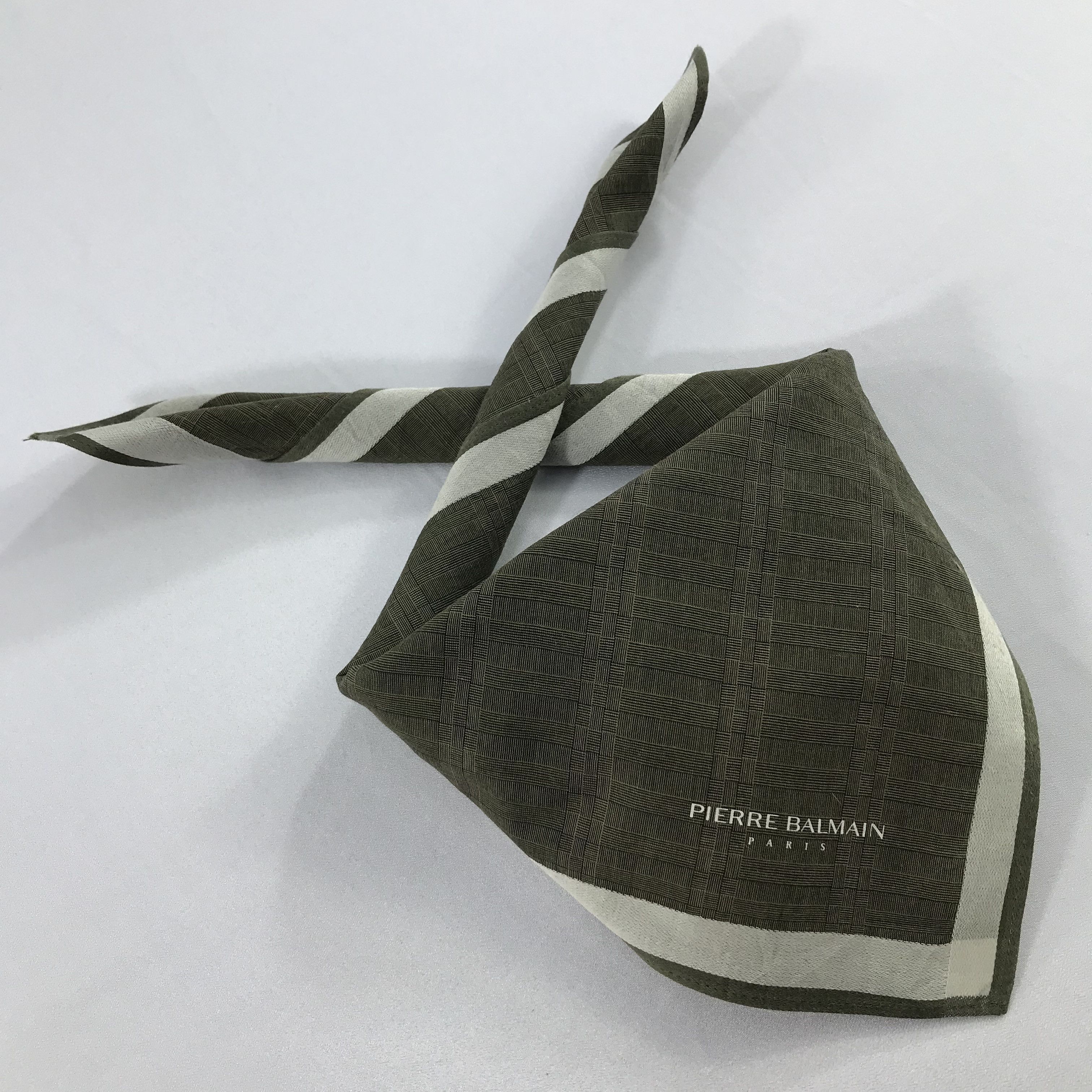 Pierre Balmain × Vintage Pierre Balmain Bandana / Handkerchief / Neckerchief - S2384 Size ONE SIZE - 4 Thumbnail