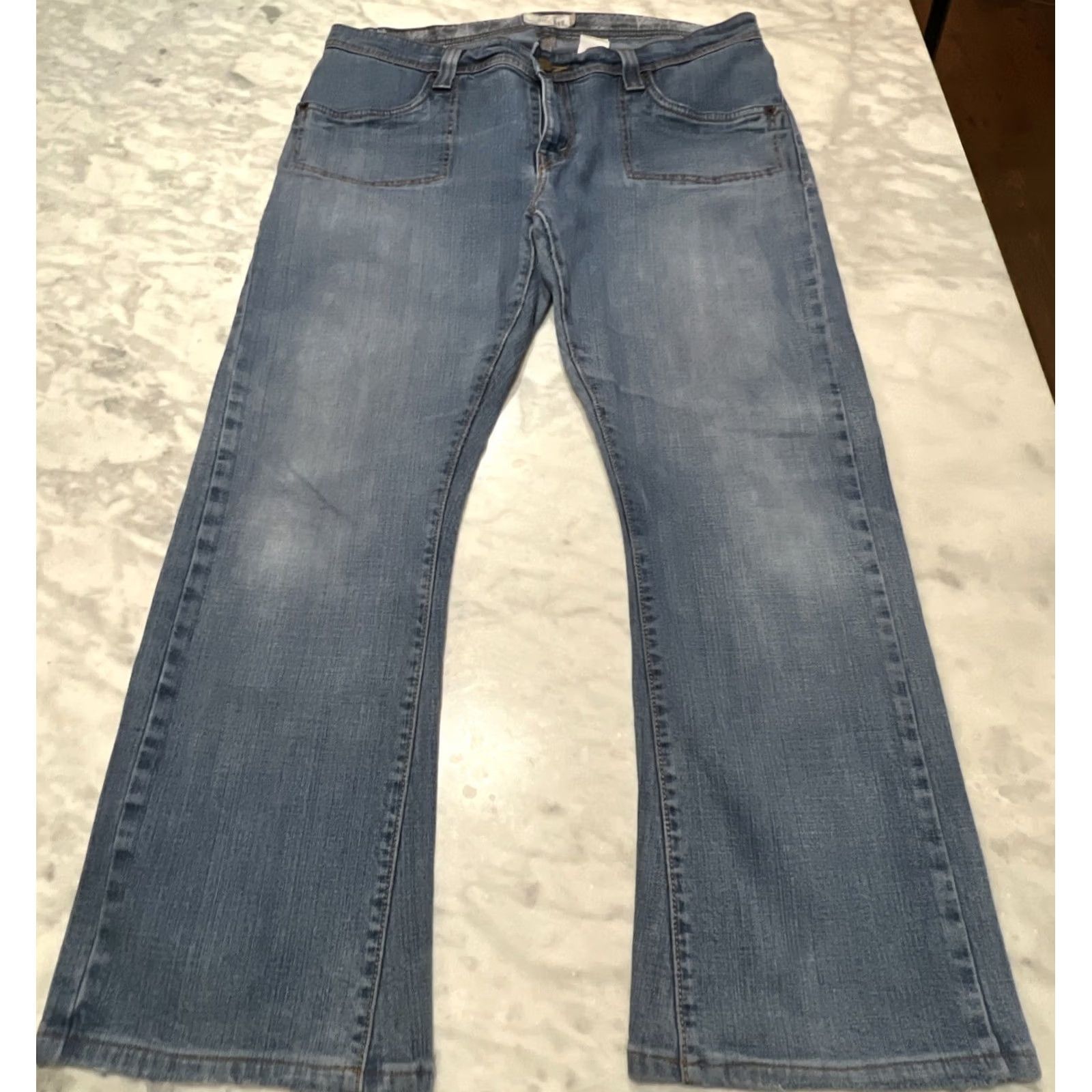 Levi's Levi's 542 Jeans Low Flare Leg Women’s 16 M Light Wash Blue Denim Flap Pockets Size 38" / US 16 / IT 52 - 2 Thumbnail