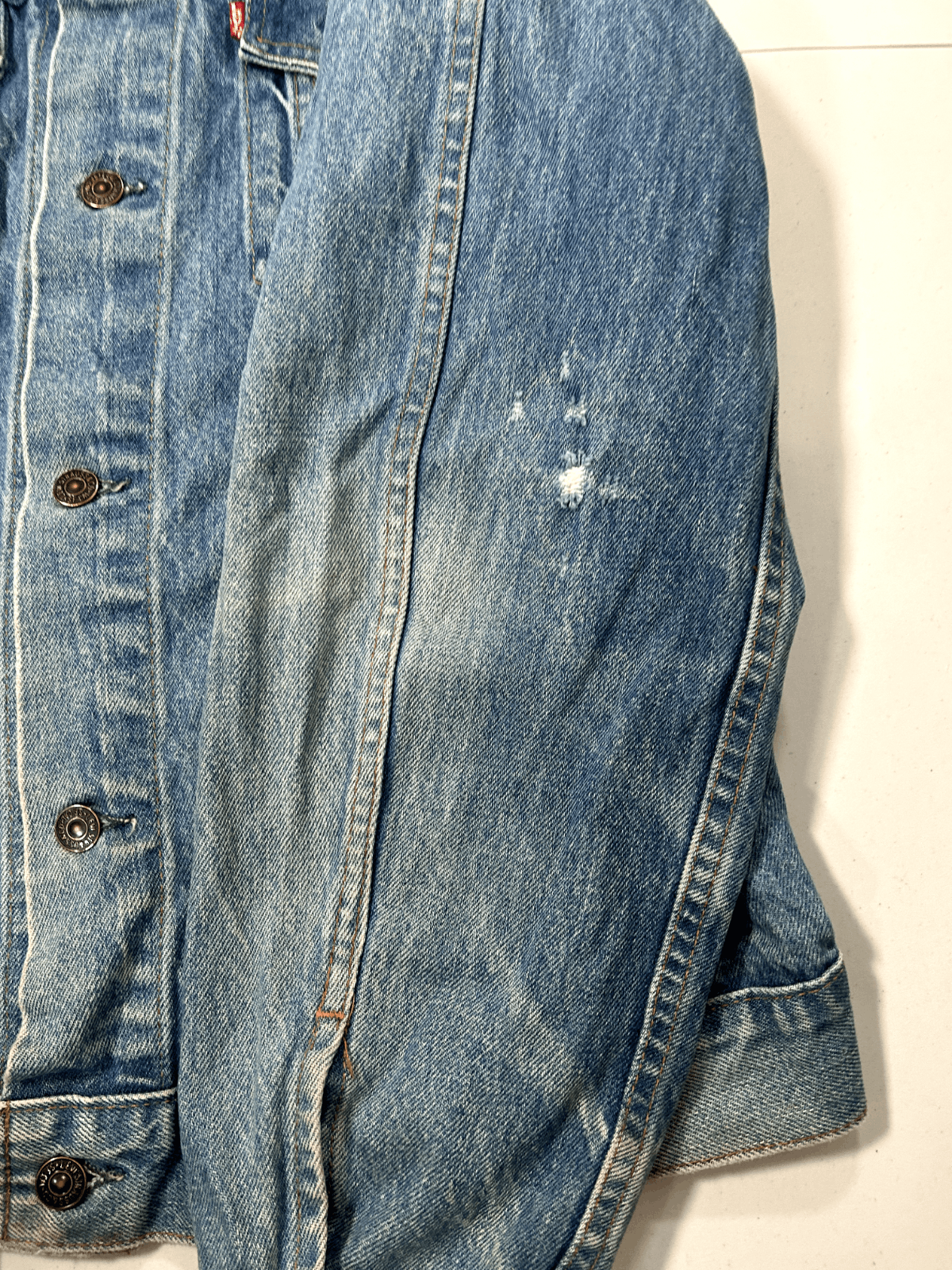 Levi's Vintage 90s Levi's Denim Medium Wash Button Up Jacket Size Size US L / EU 52-54 / 3 - 7 Thumbnail