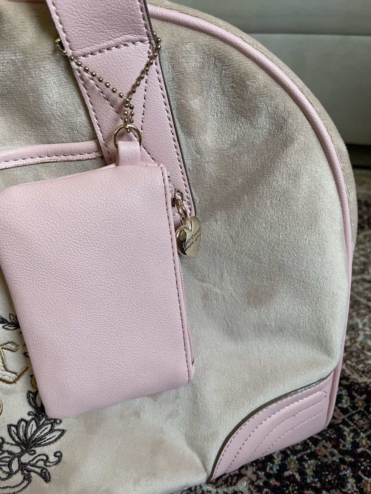 Juicy Couture Juicy Couture Velour Heritage Weekender Duffle Bag Size ONE SIZE - 3 Thumbnail