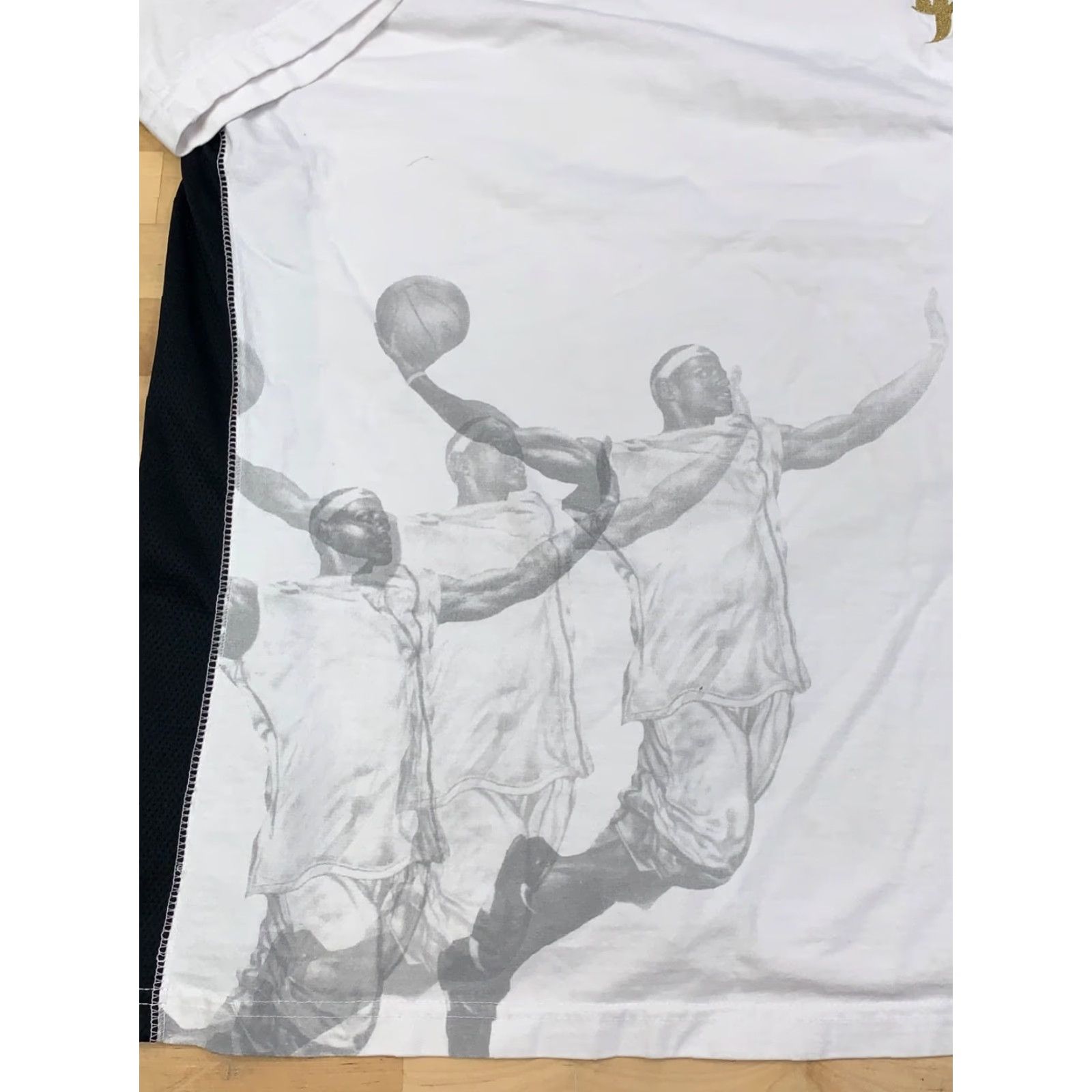 Vintage VINTAGE Lebron James LB23 Shirt Mens XL White Graphic Print T-Shirt Crew Neck Short Sleeve Sports 90s Mens Size US XL / EU 56 / 4 - 3 Thumbnail