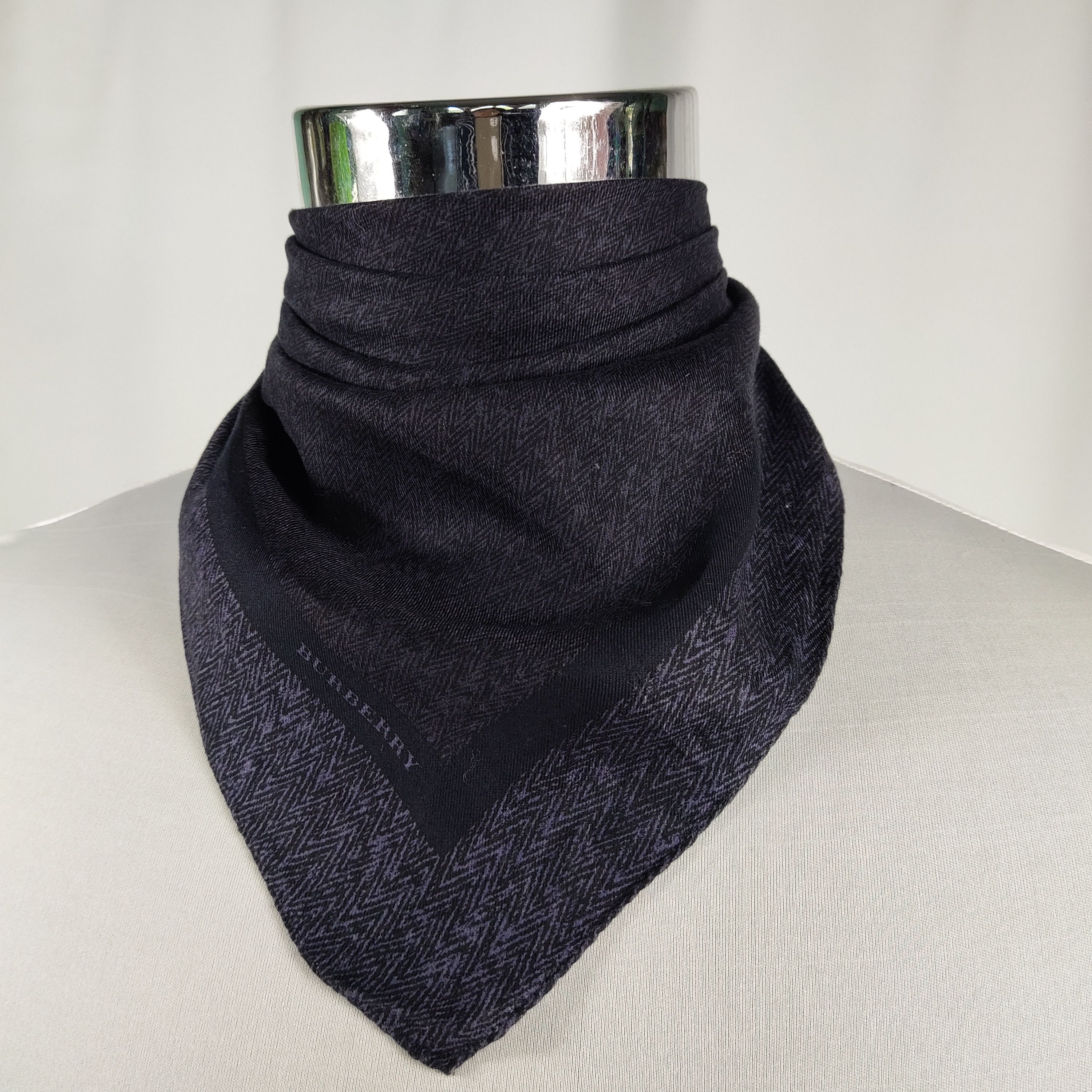 Burberry × Vintage Burberry Handkerchief / Neckerchief / Bandana FZ377 Size ONE SIZE - 1 Thumbnail