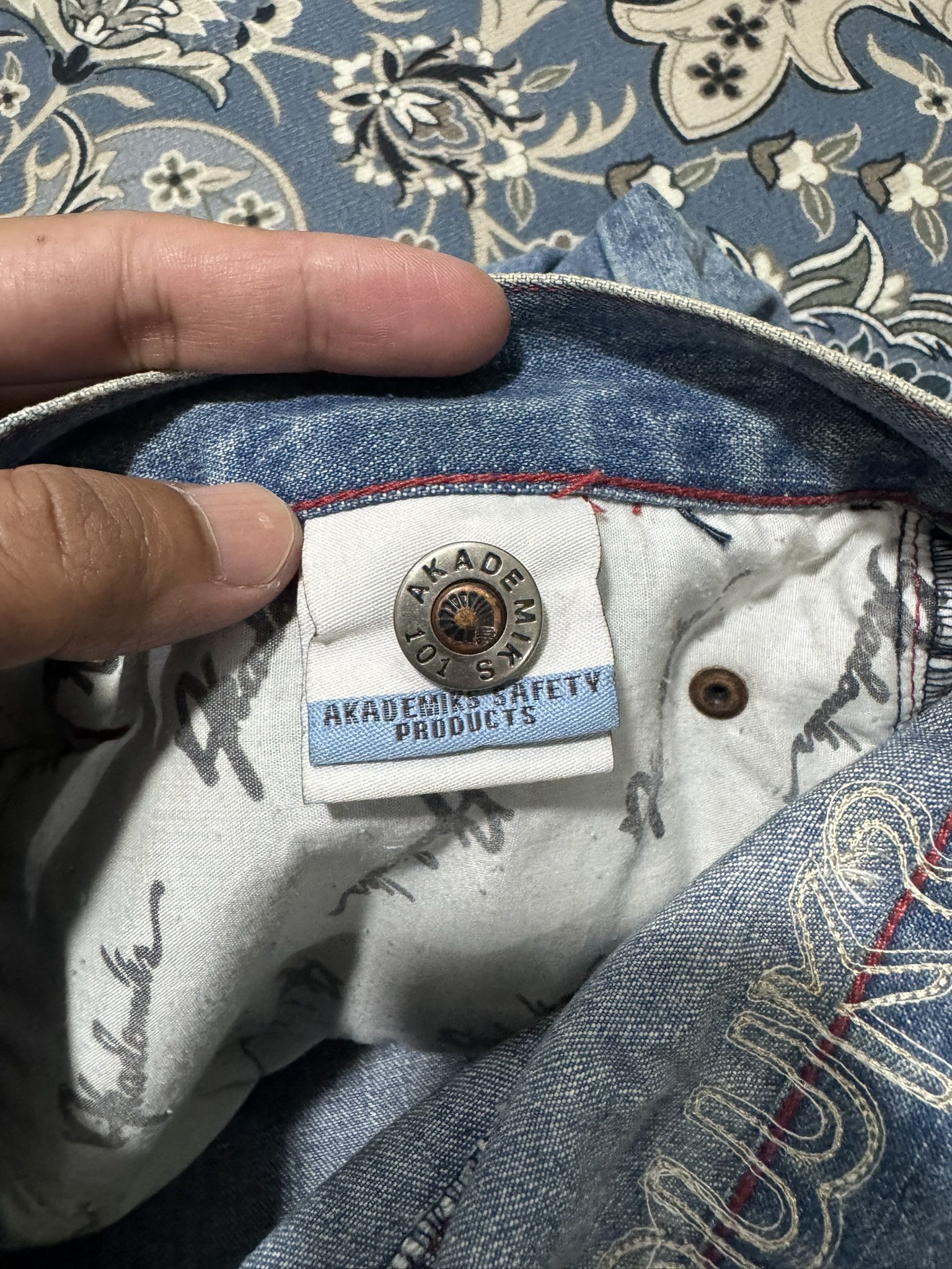 Akademiks × Menace Vintage Akademiks Patchwork Distressed Denim Baggy Loose Fit Size US 36 / EU 52 - 10 Thumbnail
