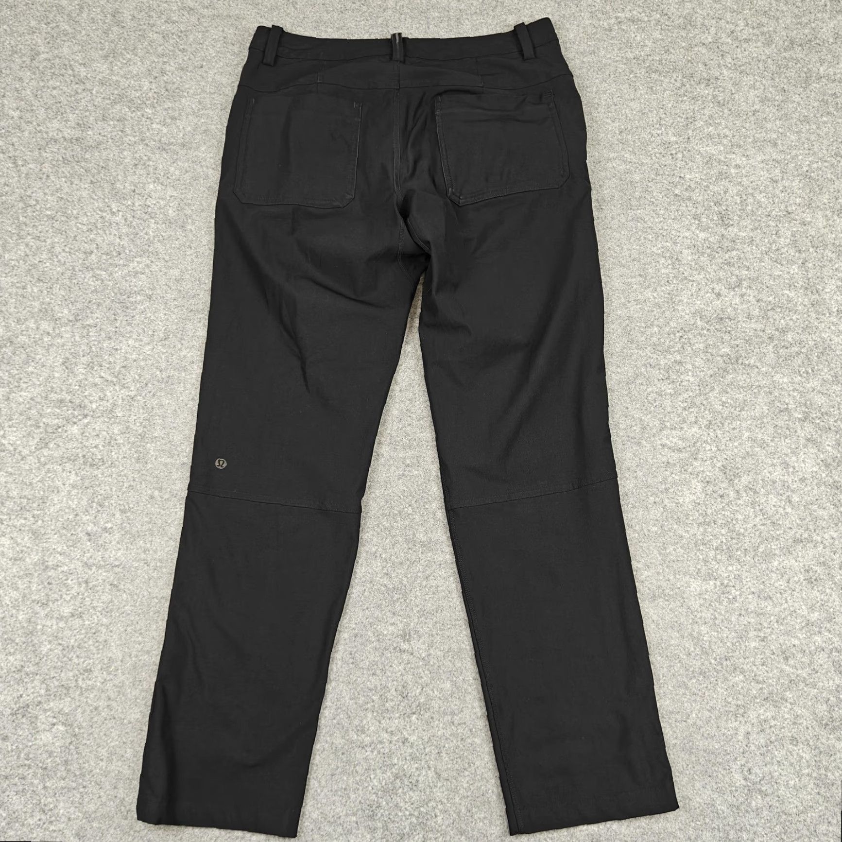 Lululemon Lululemon Pants Mens 32 Black Stretch Khaki Zip Pocket Hiking Travel Athletic Pants Size US 32 / EU 48 - 4 Thumbnail