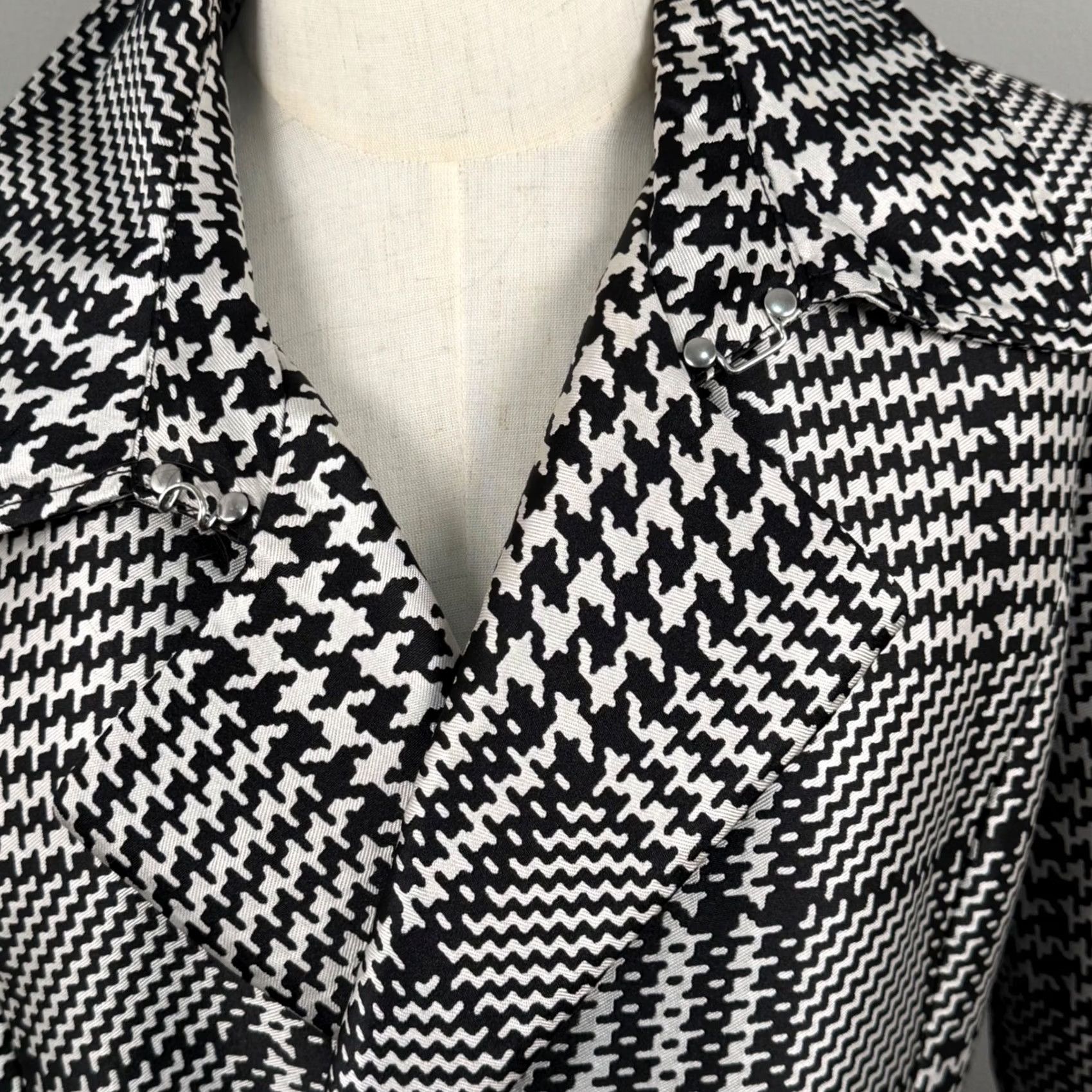 White House Black Market WHBM Coat Houndstooth Belted Blazer Jacket Women L Multicolor Black White Trench Coat Fall Winter Spring Career Chic EUC Size L / US 10 / IT 46 - 2 Thumbnail