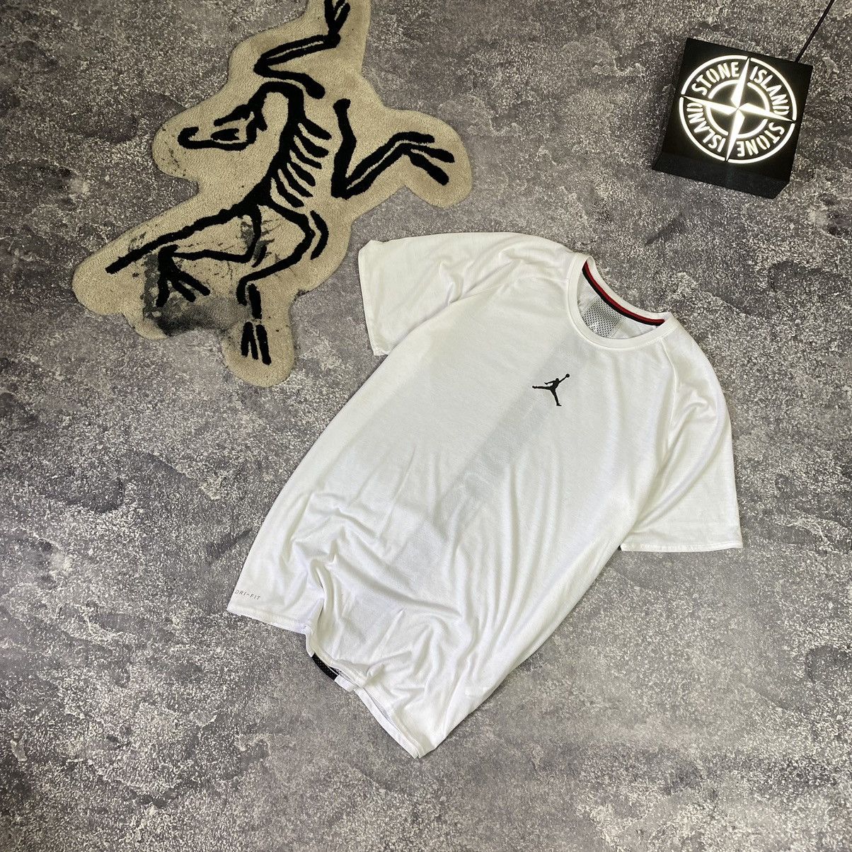 Jordan Brand Men’s Nike Air Jordan Centre logo Sportwear tee Size US L / EU 52-54 / 3 - 3 Thumbnail