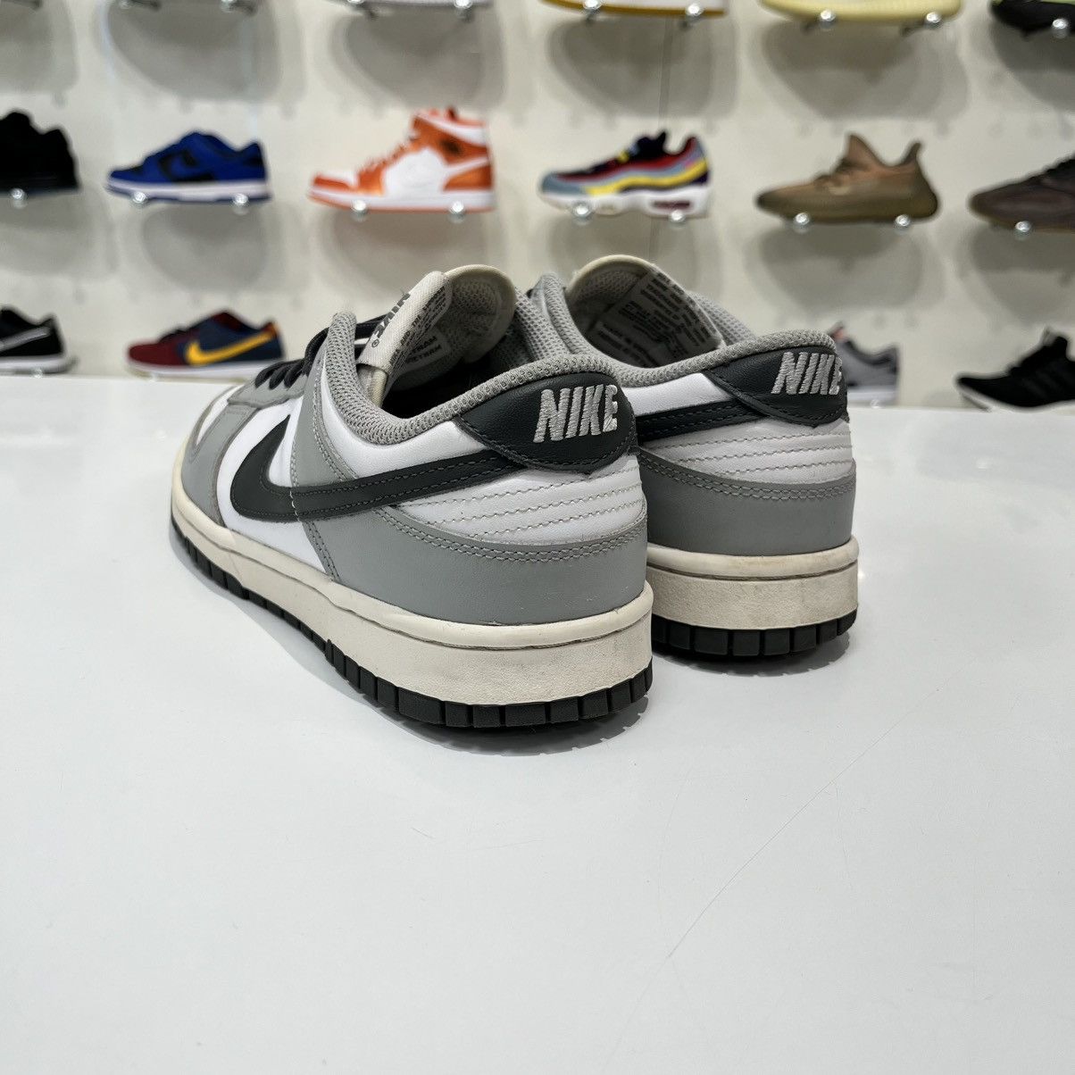 Nike Nike Dunk Low Light Smoke Grey (W) Size US 8 / IT 38 - 4 Thumbnail