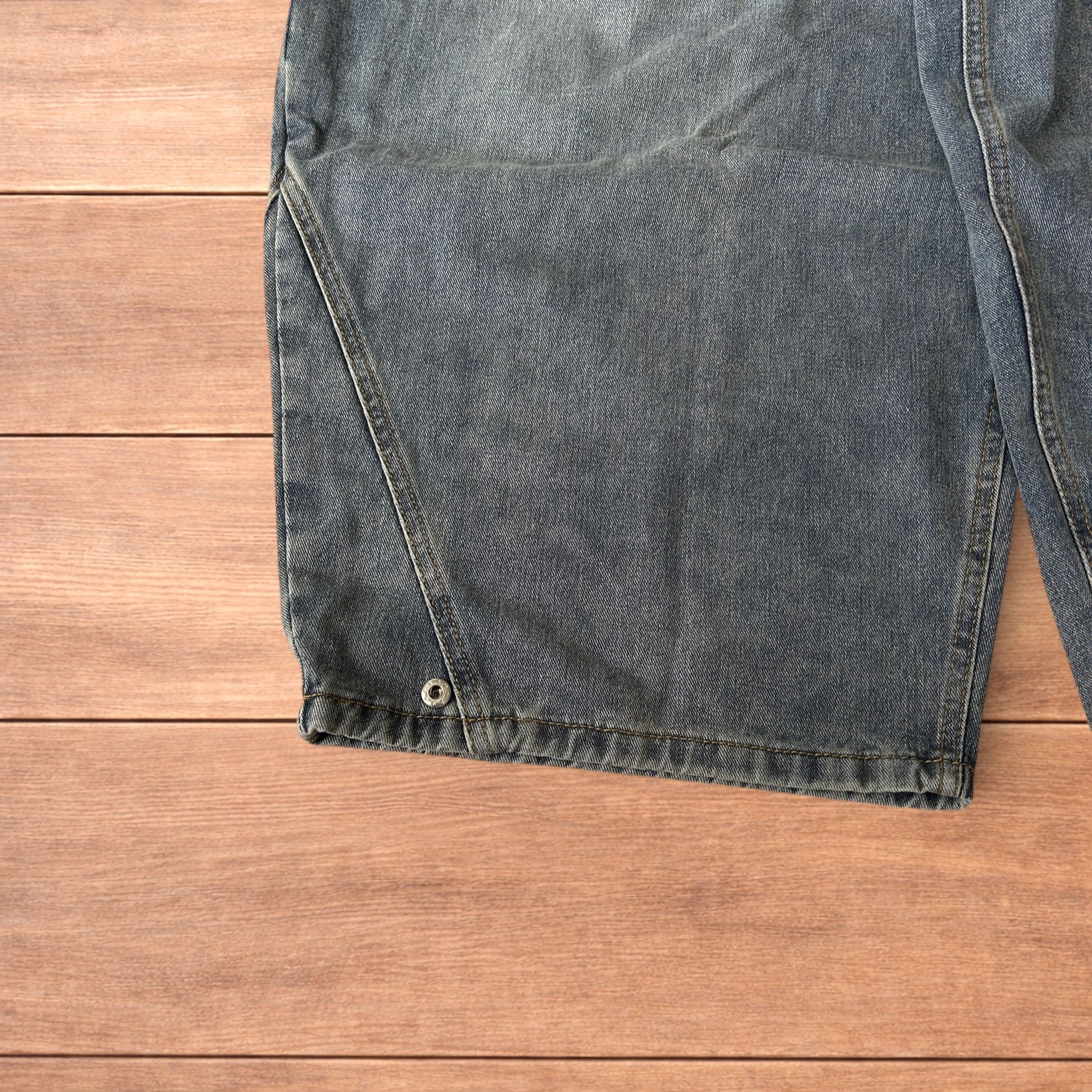 Japanese Brand Super baggy wide leg balloon fit jeans in mid blue wash. Size US 36 / EU 52 - 5 Thumbnail
