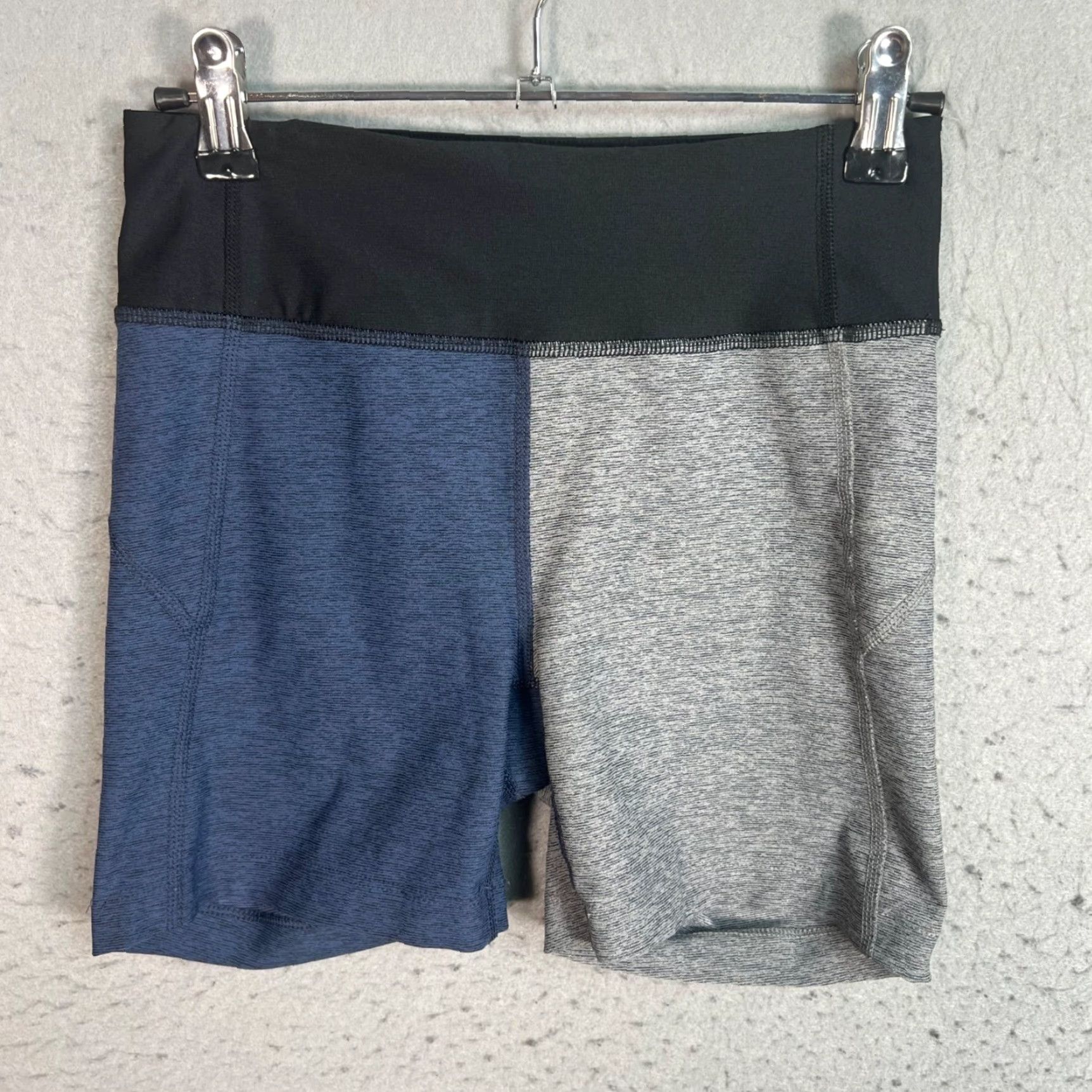 Outdoor Voices VINTAGE Outdoor Voices Womens XS Two-Tone Biker Compression Shorts Athletic Gym Size 26" / US 2 / IT 38 - 2 Thumbnail