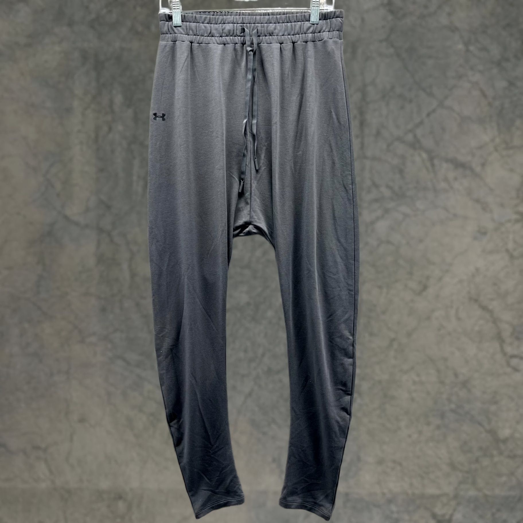 Under Armour Under Armour Sweatpants Women S Gray Athletic Jogger Stretch UA Tapered Regular Inseam 23 in Pockets Size 28" / US 6 / IT 42 - 1 Thumbnail