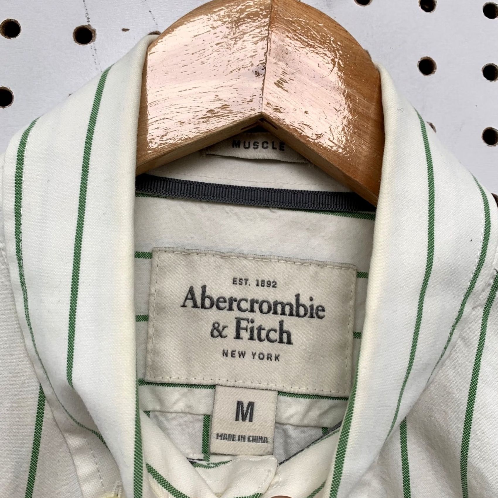 Abercrombie & Fitch Abercrombie & Fitch Button Up Shirt Mens M White Green Striped Heavyweight Shirt Button-Up Mens Size US M / EU 48-50 / 2 - 3 Thumbnail