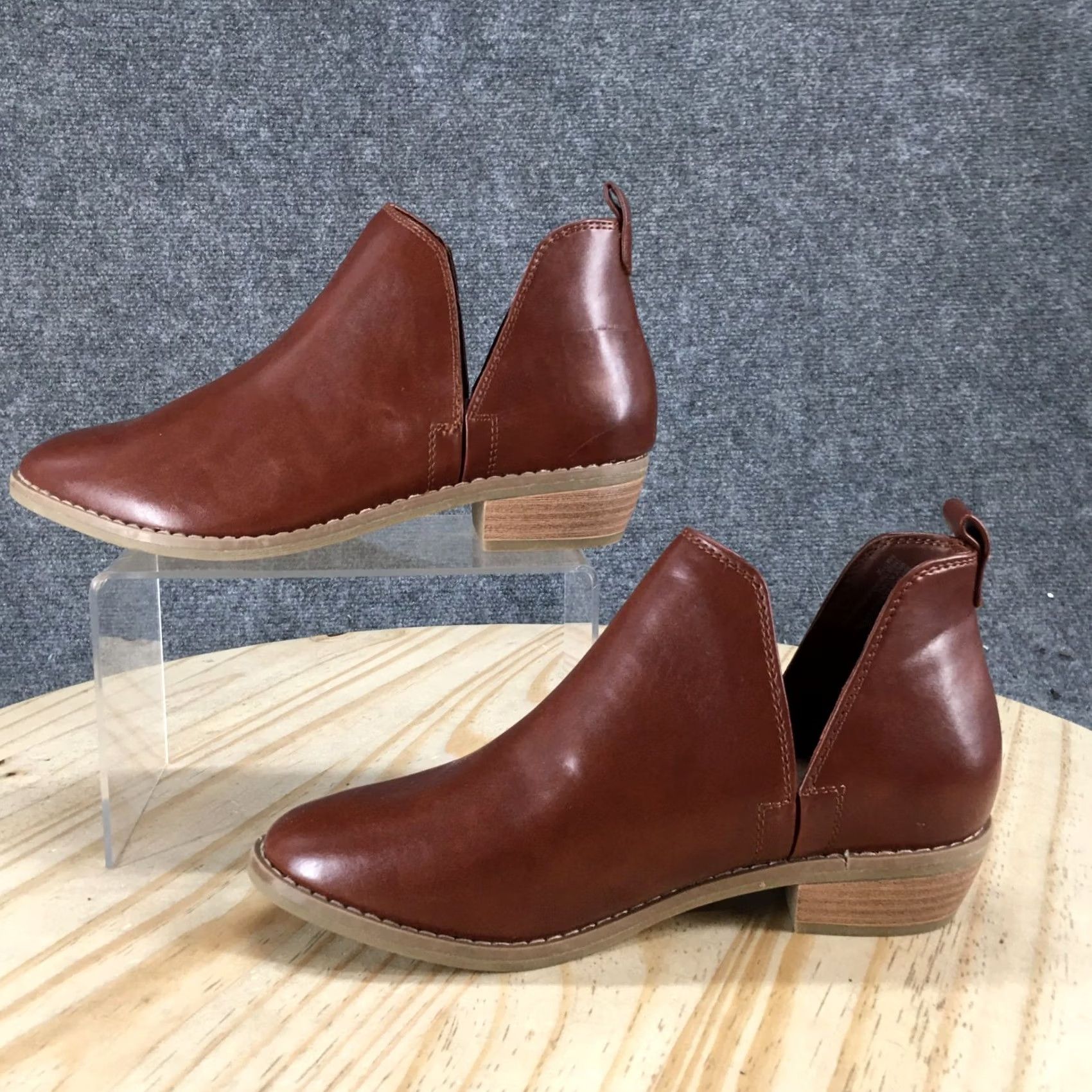 Vintage Universal Thread Boots Womens 7 Brown Nora Ankle Bootie Slip-On Casual Shoe Model Nora Women Boots Brown Ankle Bootie Slip-On Casual Size US 7 / IT 37 - 2 Thumbnail