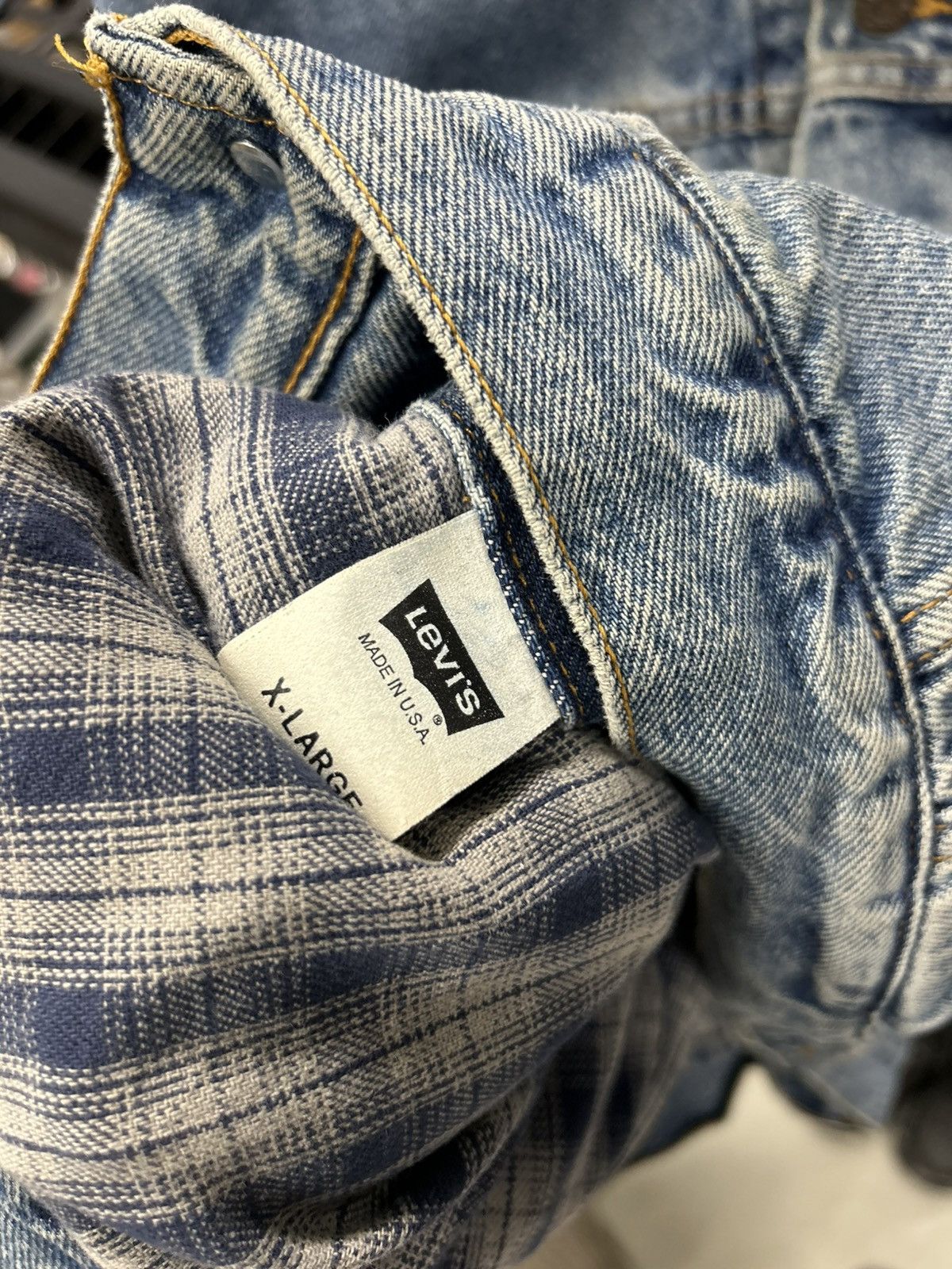 Levi's Vintage 90s Levis denim jacket medium wash Size US XL / EU 56 / 4 - 4 Thumbnail