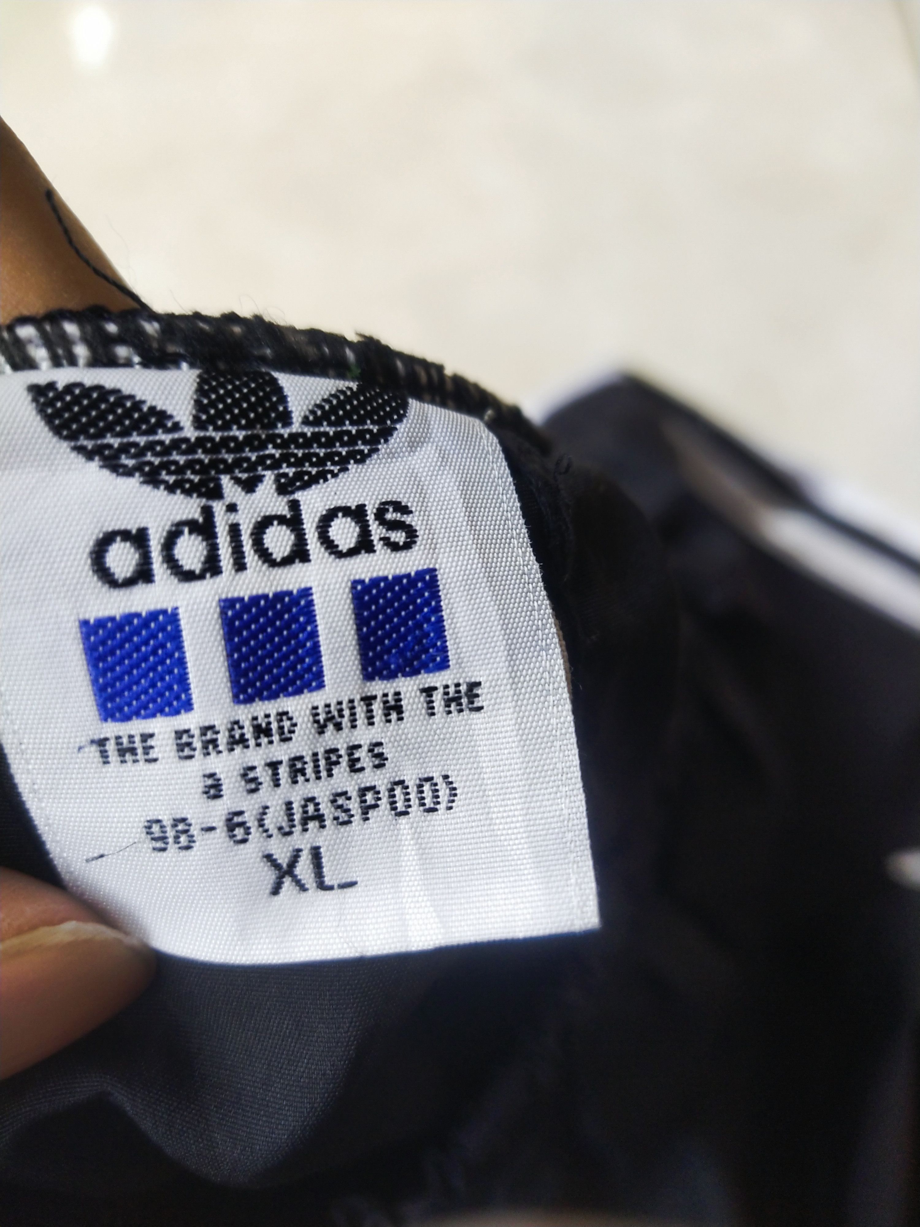 Adidas Adidas Originals Trefoil Nylon Shorts Vintage Descente Size US 34 / EU 50 - 6 Thumbnail