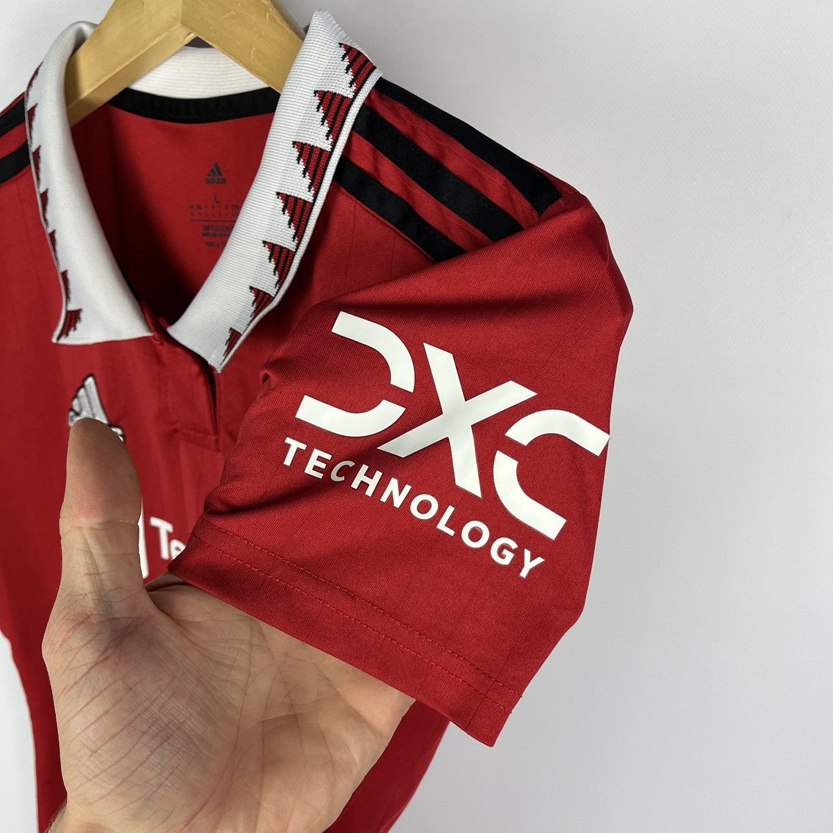 Adidas Adidas Manchester United 22/23 Soccer Jersey Polo Home Kit Size L / US 10 / IT 46 - 6 Thumbnail