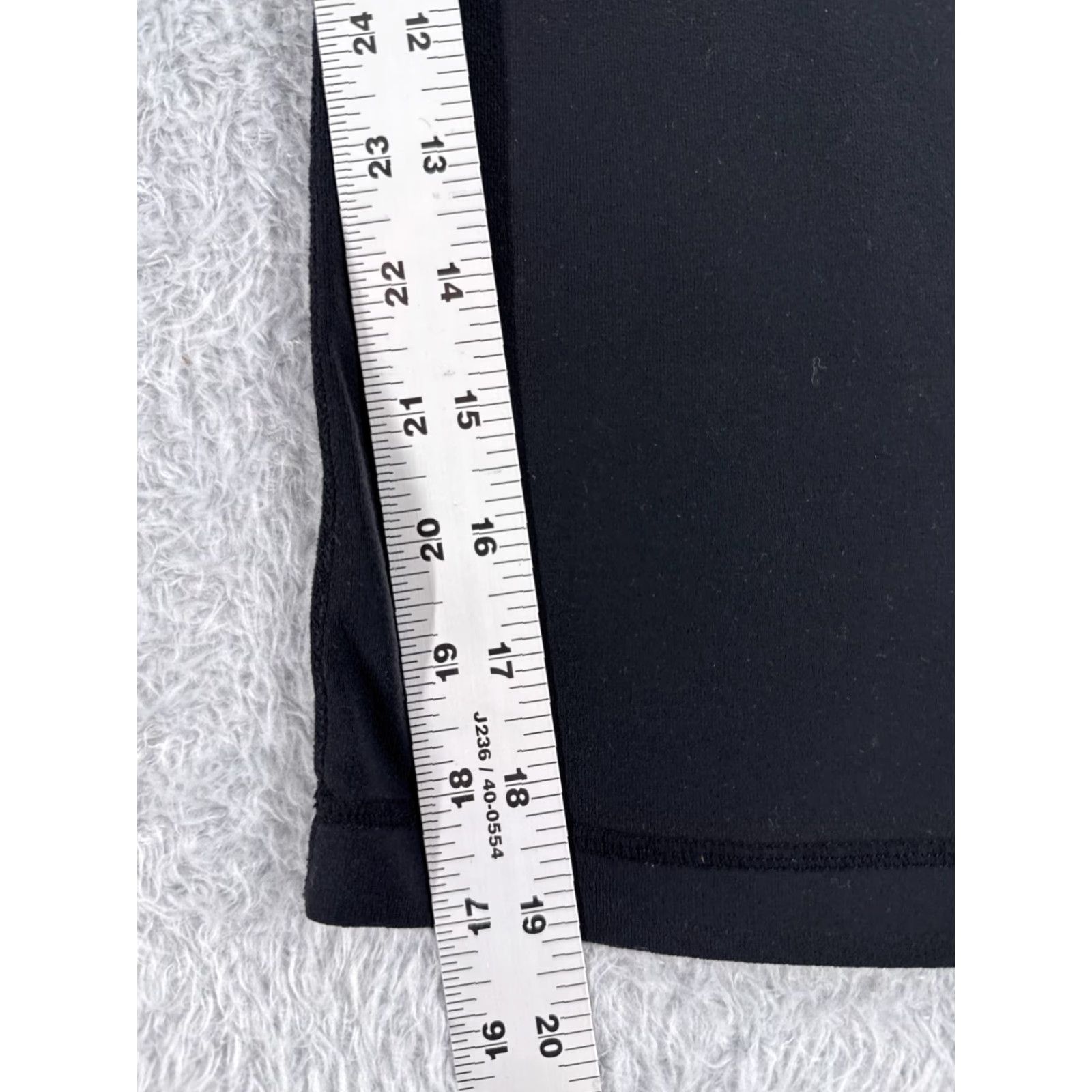 Lululemon Lululemon Pants Women 6 Black Wide-Leg Cropped 20" Inseam Yoga Workout Athleisure Casual Capris Pants Womens Size 28" / US 6 / IT 42 - 6 Thumbnail