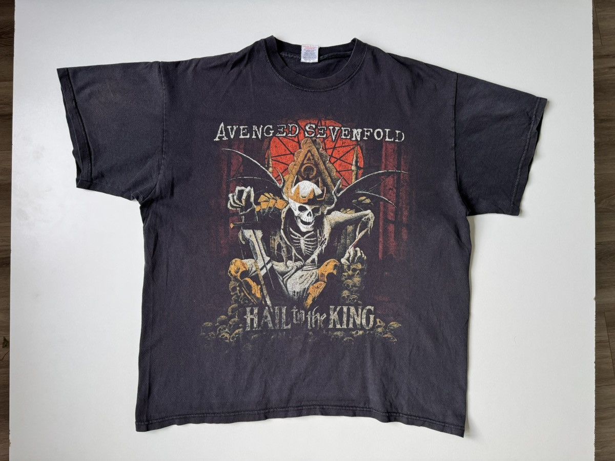 Band Tees Vintage Avenged Sevenfold HAIL TO THE KING Washed Distressed Size US M / EU 48-50 / 2 - 6 Thumbnail