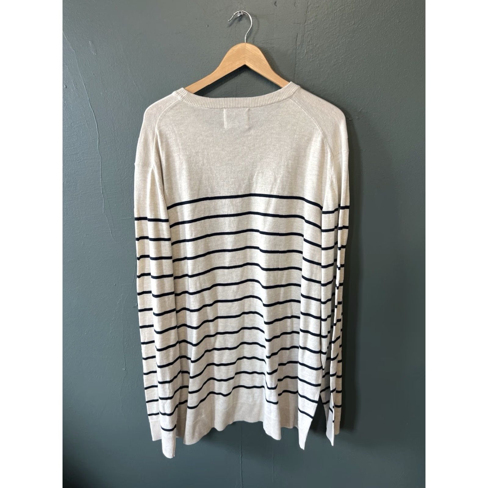 Old Navy Old Navy Womens Ivory Striped Long Sleeve Knit Pullover Sweatshirt 4XL Long Sleeve Knit Pullover Ivory Striped Shirt Womens 4XL Size XXL / US 16-18 / IT 52-54 - 2 Thumbnail