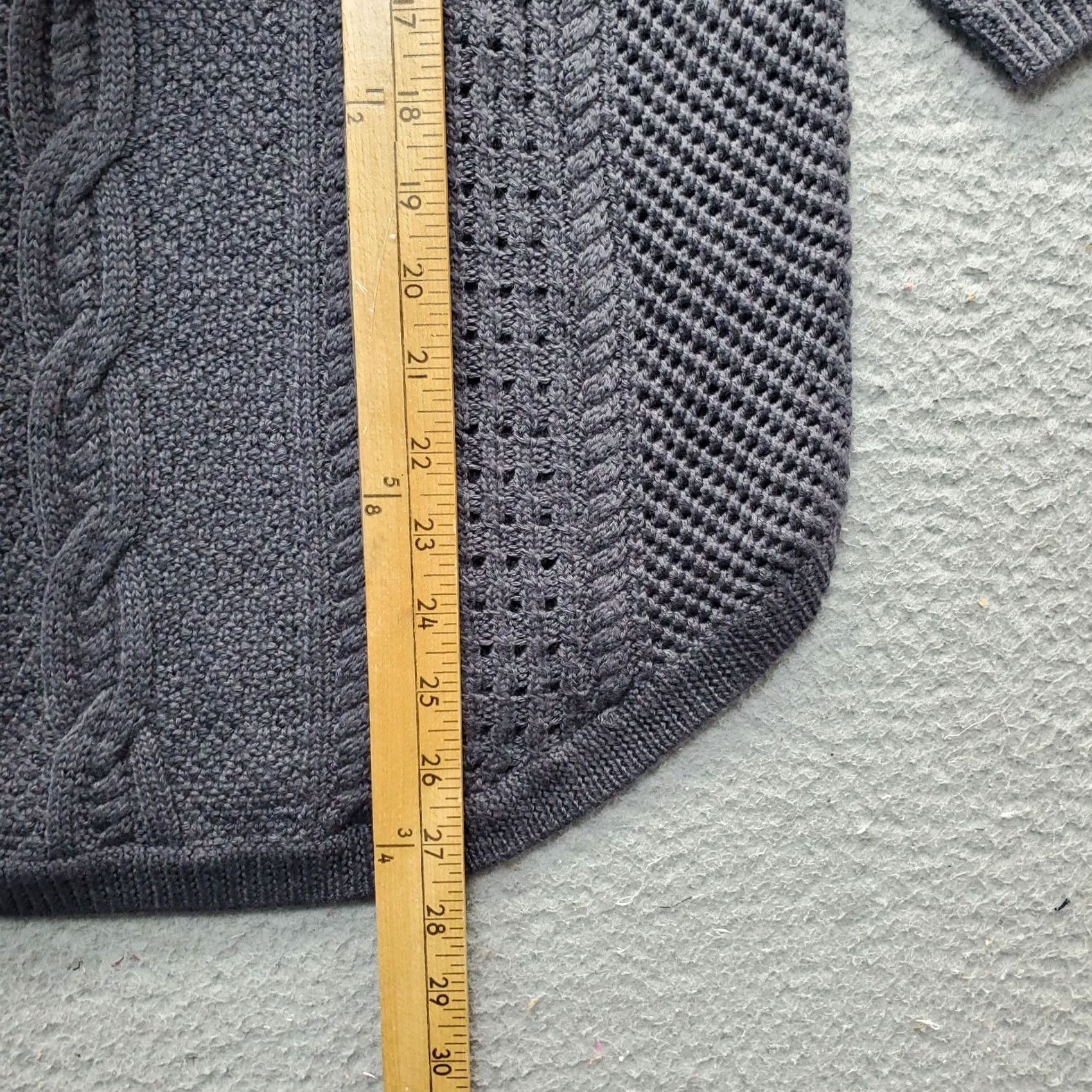 Torrid Torrid Sweater Womens Size 0 Gray Cable Knit Short Sleeve V Neck Rounded Hem Size XS / US 0-2 / IT 36-38 - 3 Thumbnail