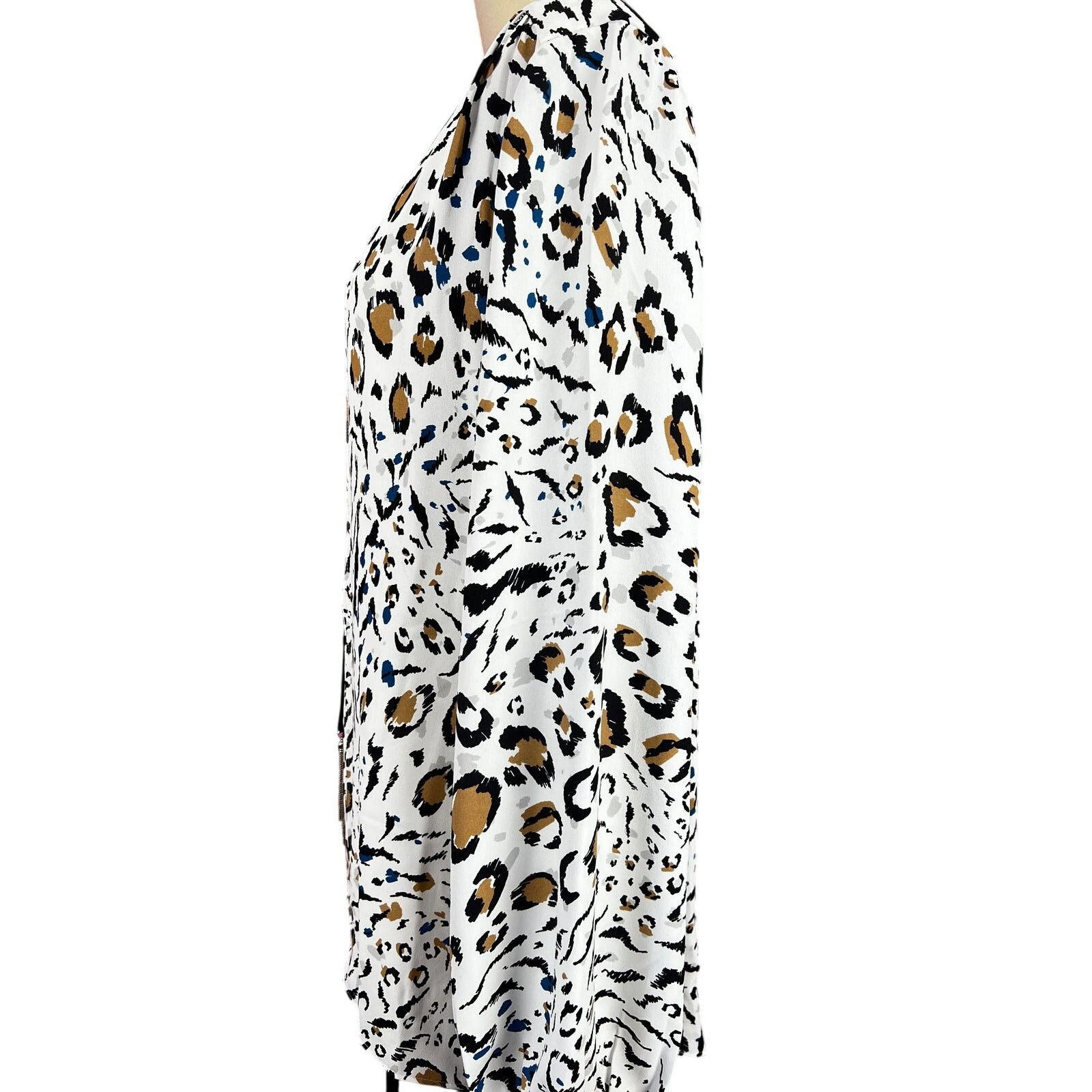 White House Black Market White House Black Market animal print Blouse sz M Size M / US 6-8 / IT 42-44 - 2 Thumbnail