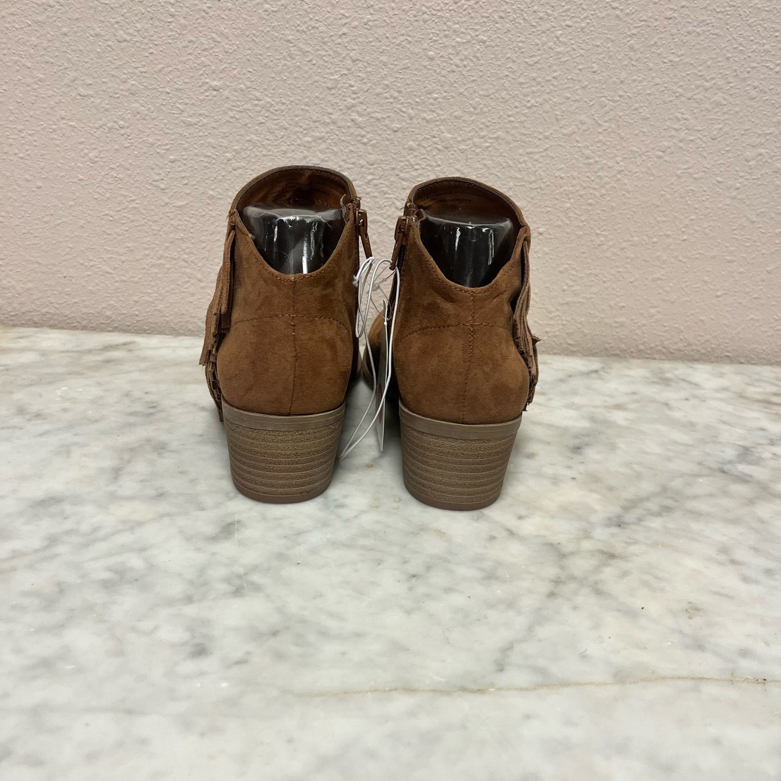 Other Universal Thread brown suede fringe ankle boots NWT Size US 7.5 / IT 37.5 - 5 Thumbnail