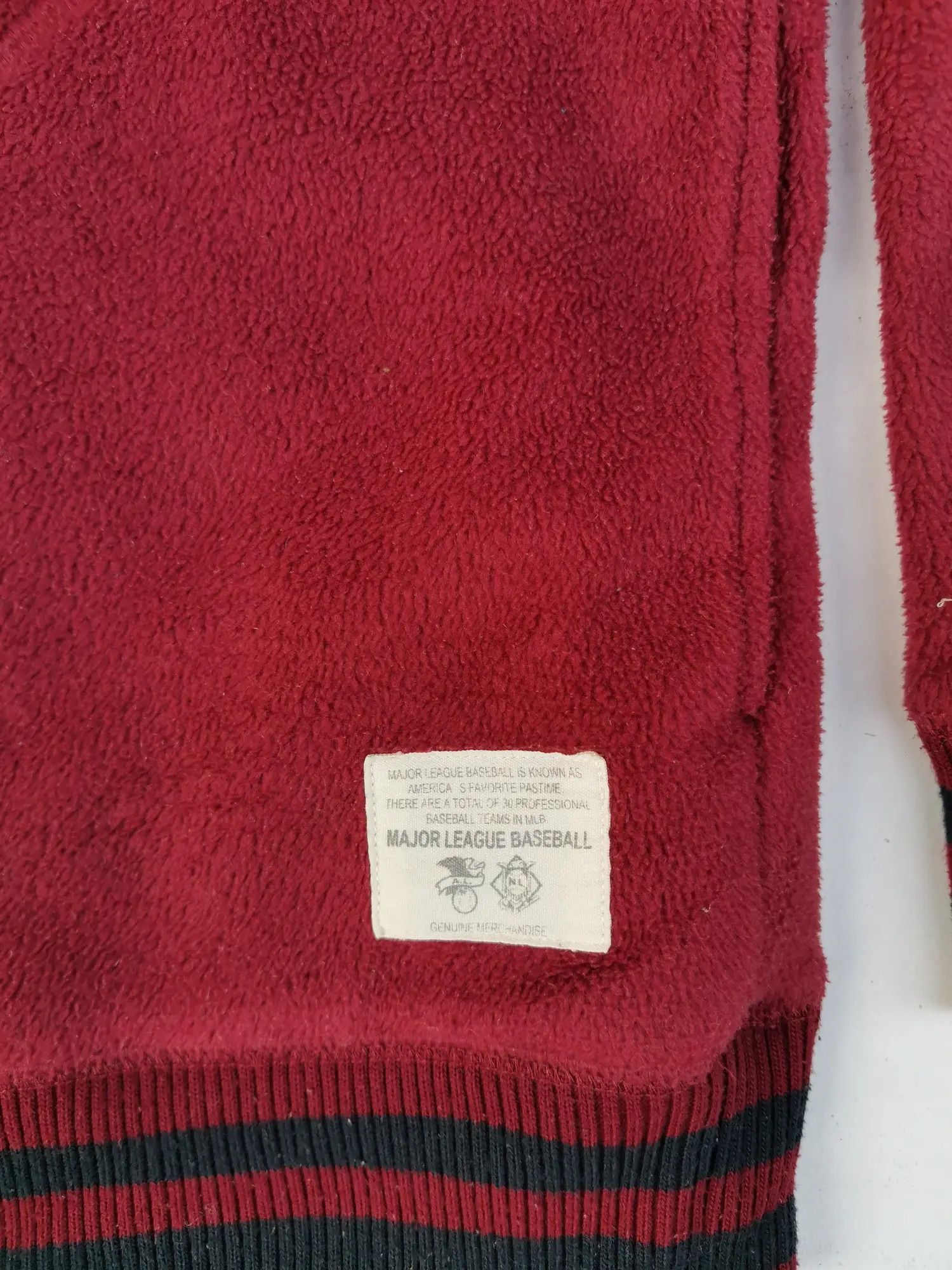 Japanese Brand × Uniqlo Uniqlo Boston Red Sox Established 1901 Big Logo Fleece Size US XL / EU 56 / 4 - 8 Thumbnail