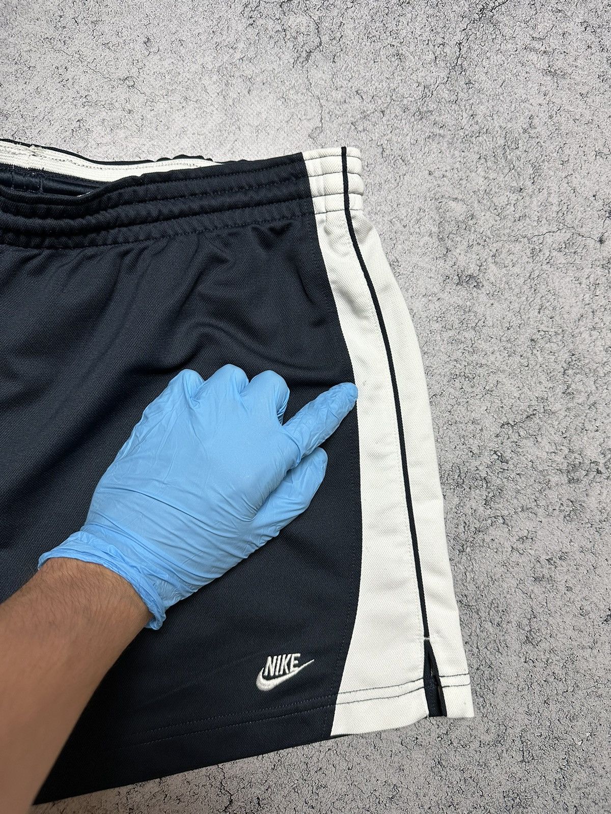 Nike Vintage Nike Running Swoosh Shorts Size L Y2K Size US 34 / EU 50 - 5 Thumbnail
