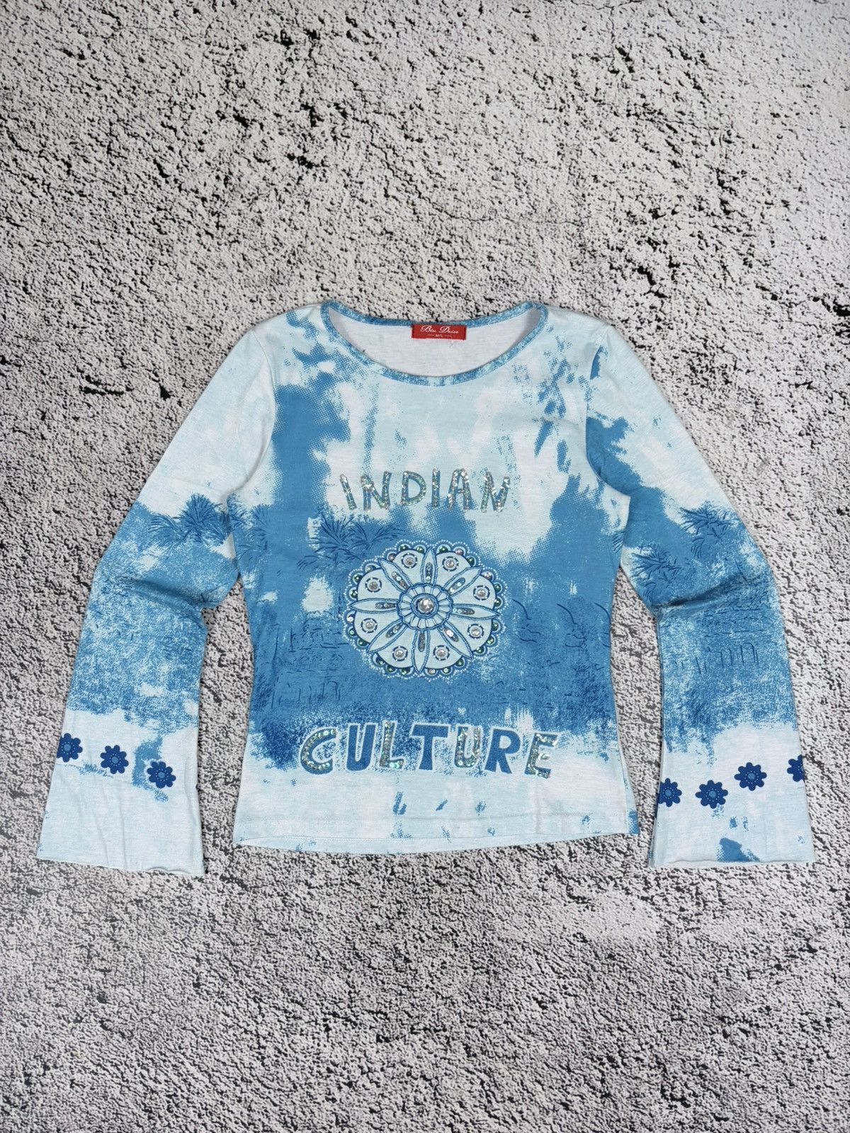 Japanese Brand Vintage Y2K Blue Tie Dye Rhinestone Flare Longsleeve Tee Size M / US 6-8 / IT 42-44 - 1 Thumbnail
