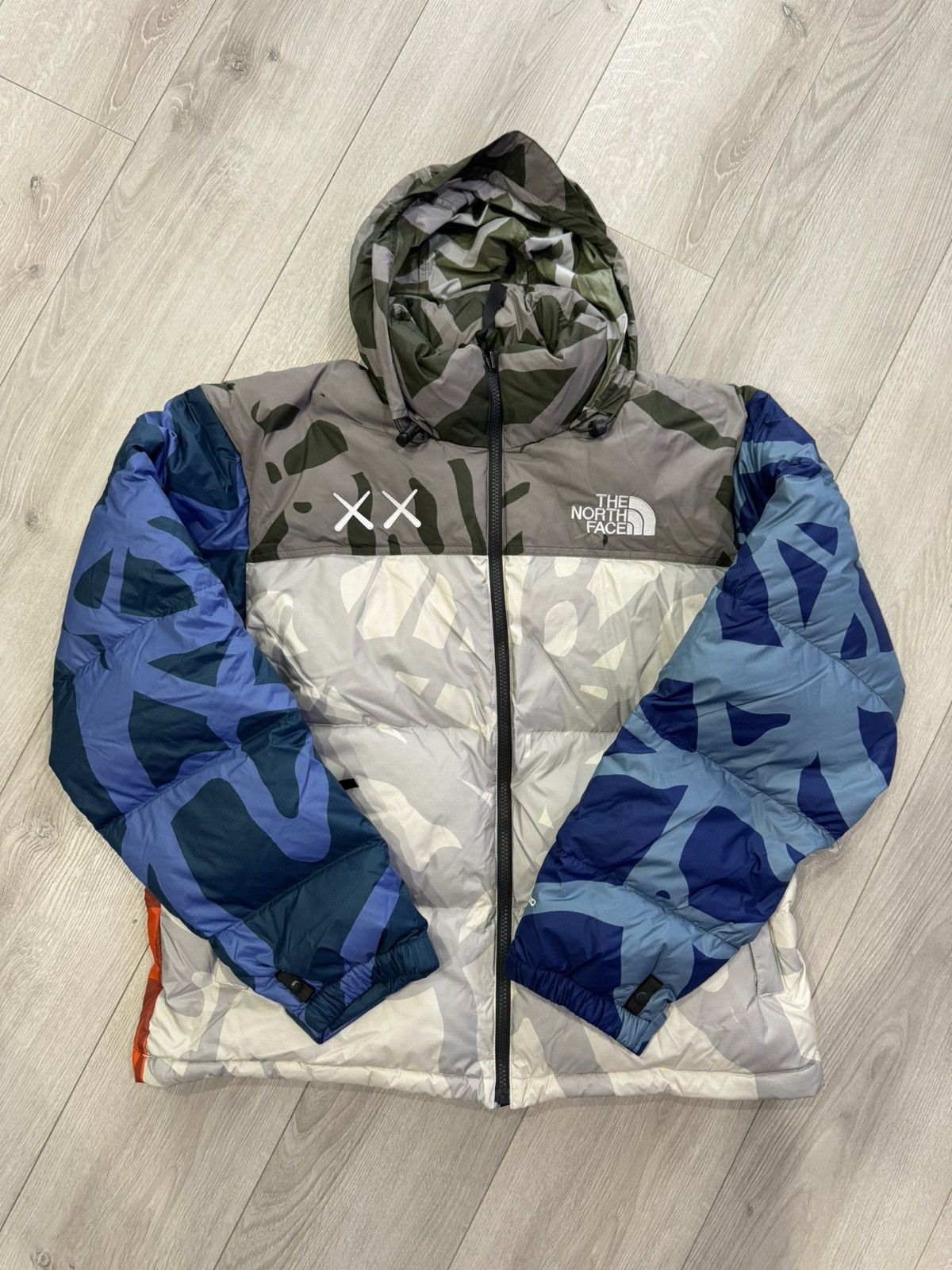 Kaws × The North Face KAWS X THE NORTH FACE 1996 NUPTSE JACKET MOONLIGHT IVORY Size US L / EU 52-54 / 3 - 1 Thumbnail