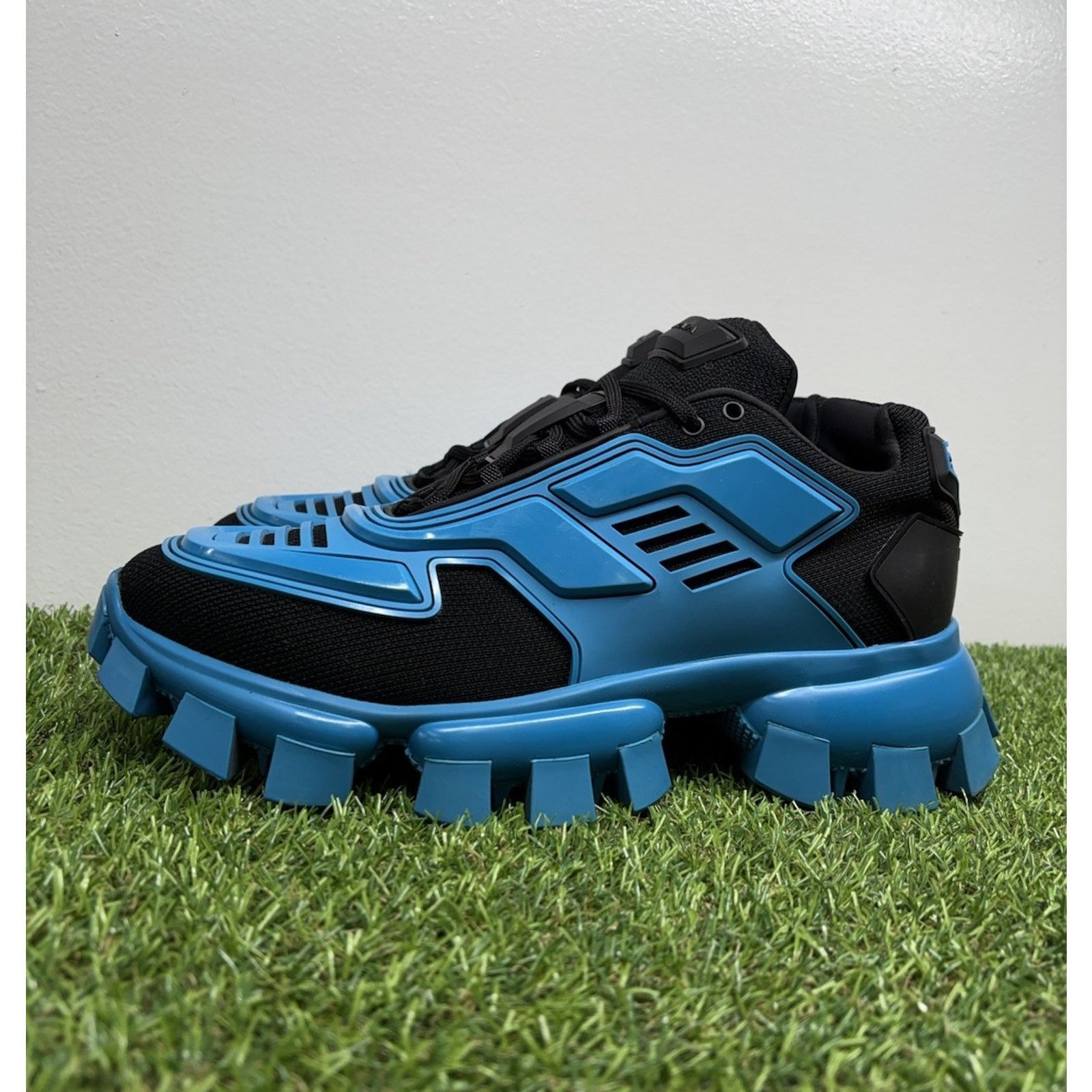 【ブラスタ】藍 Prada Cloudbust Black Blue | Grailed