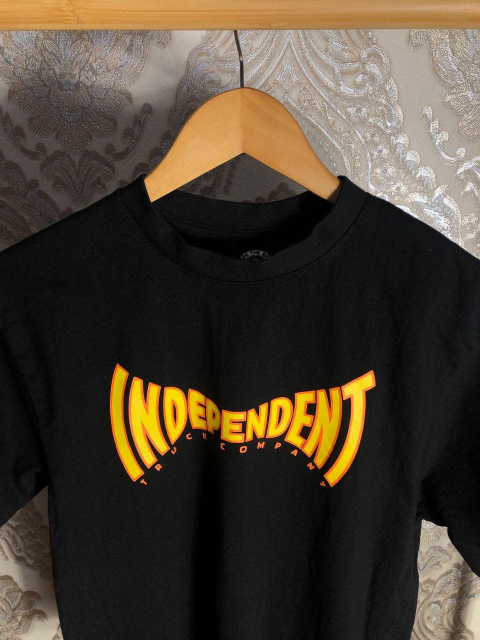 Independent Truck Co. VINTAGE INDEPENDENT TRUCK COMPANY SKATEBOARD T-SHIRT Y2K 90s Size US M / EU 48-50 / 2 - 2 Thumbnail