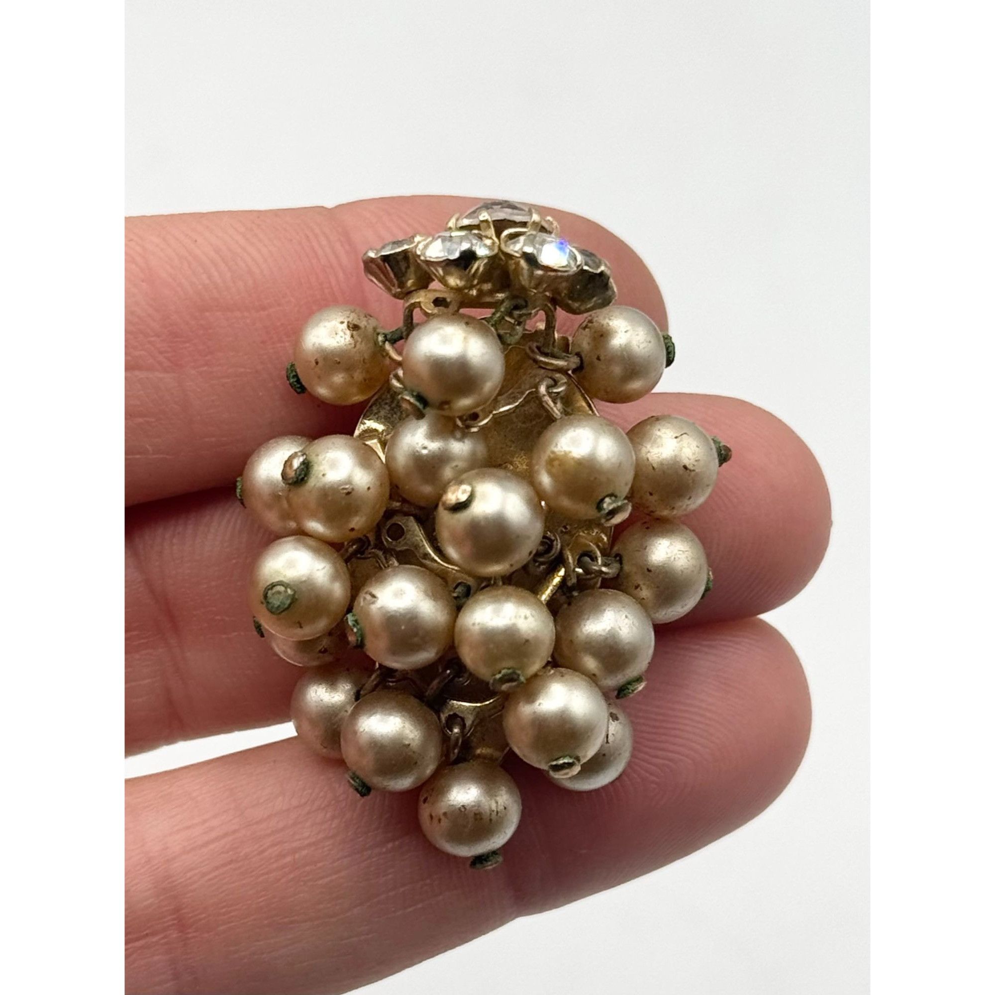 Vintage Marvella Estate Glass Pearl Beaded Vintage Fur Clip Pin Size ONE SIZE - 2 Thumbnail