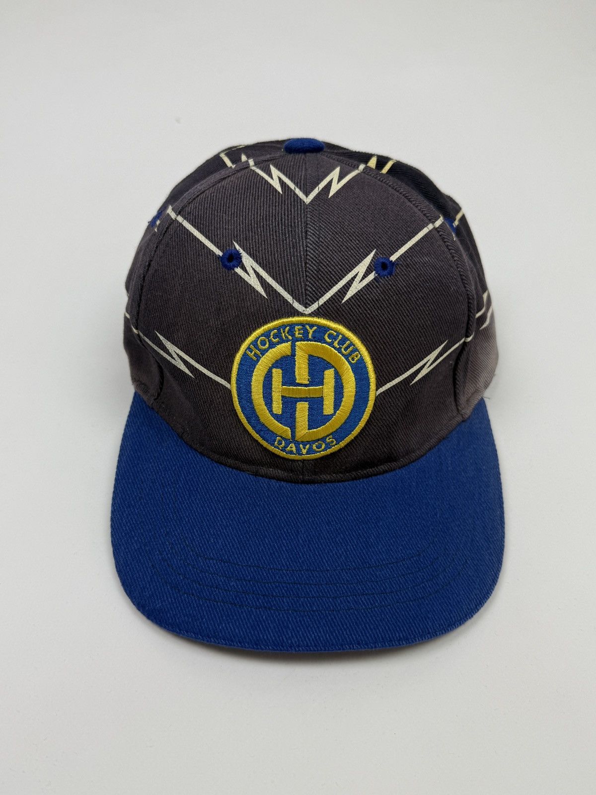 Vintage 1990s Vintage Faded Hockey Club Davos Shockwave Snapback Hat Size ONE SIZE - 2 Thumbnail
