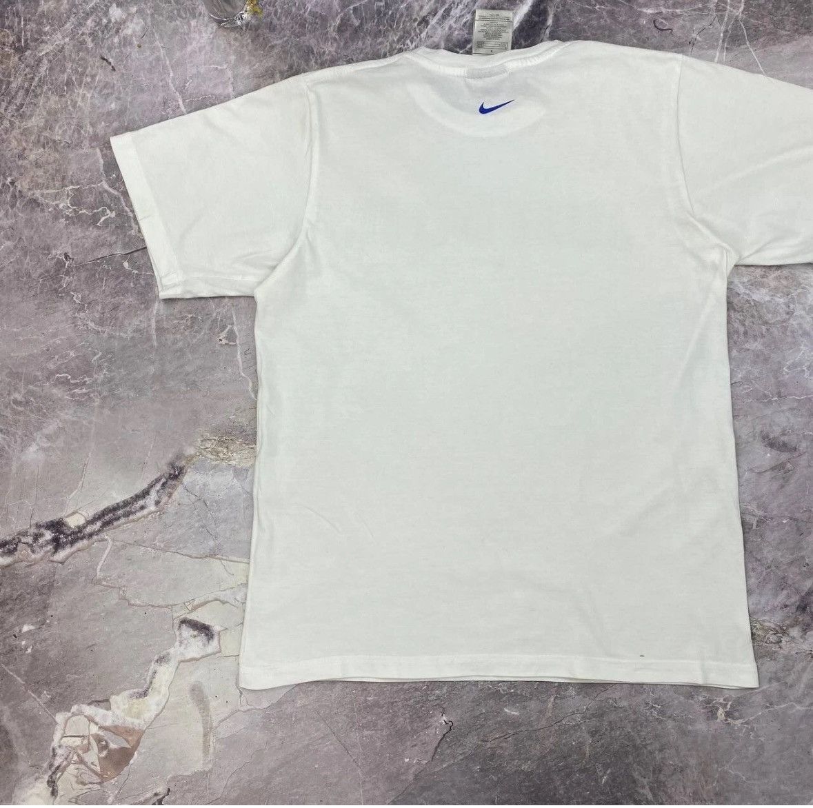 Nike Vintage Nike T shirt Centre Logo White Streetwear Mens Sz S Size US S / EU 44-46 / 1 - 7 Thumbnail